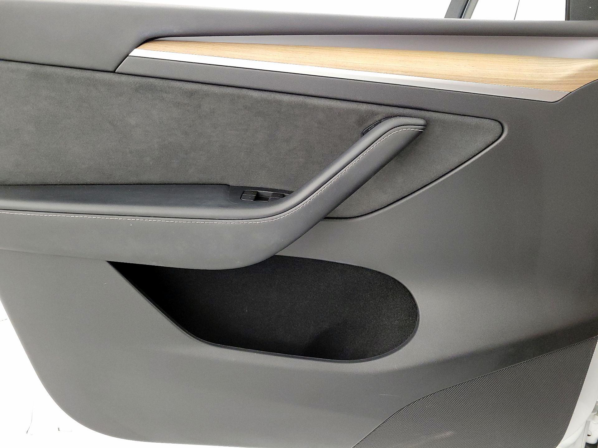 Thumbnail: 2023 Tesla Model Y - 12