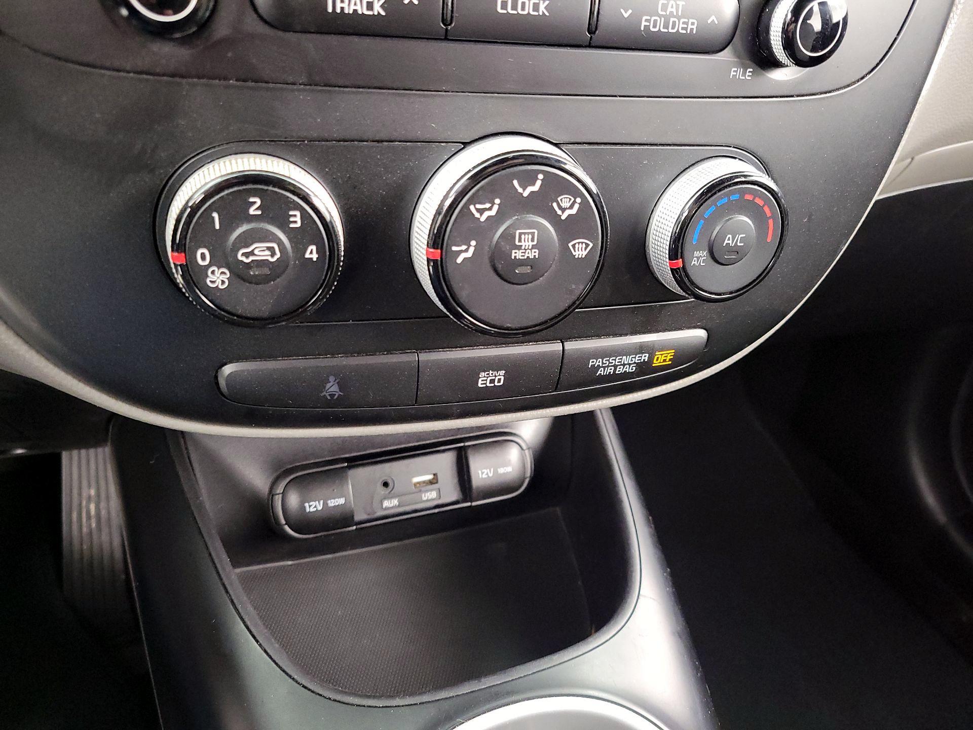 Thumbnail: 2016 Kia Soul - 16