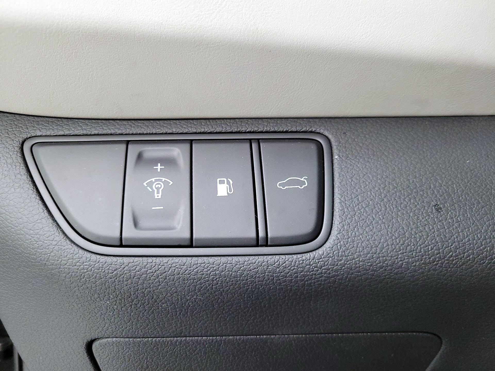 Thumbnail: 2022 Genesis G70 - 13