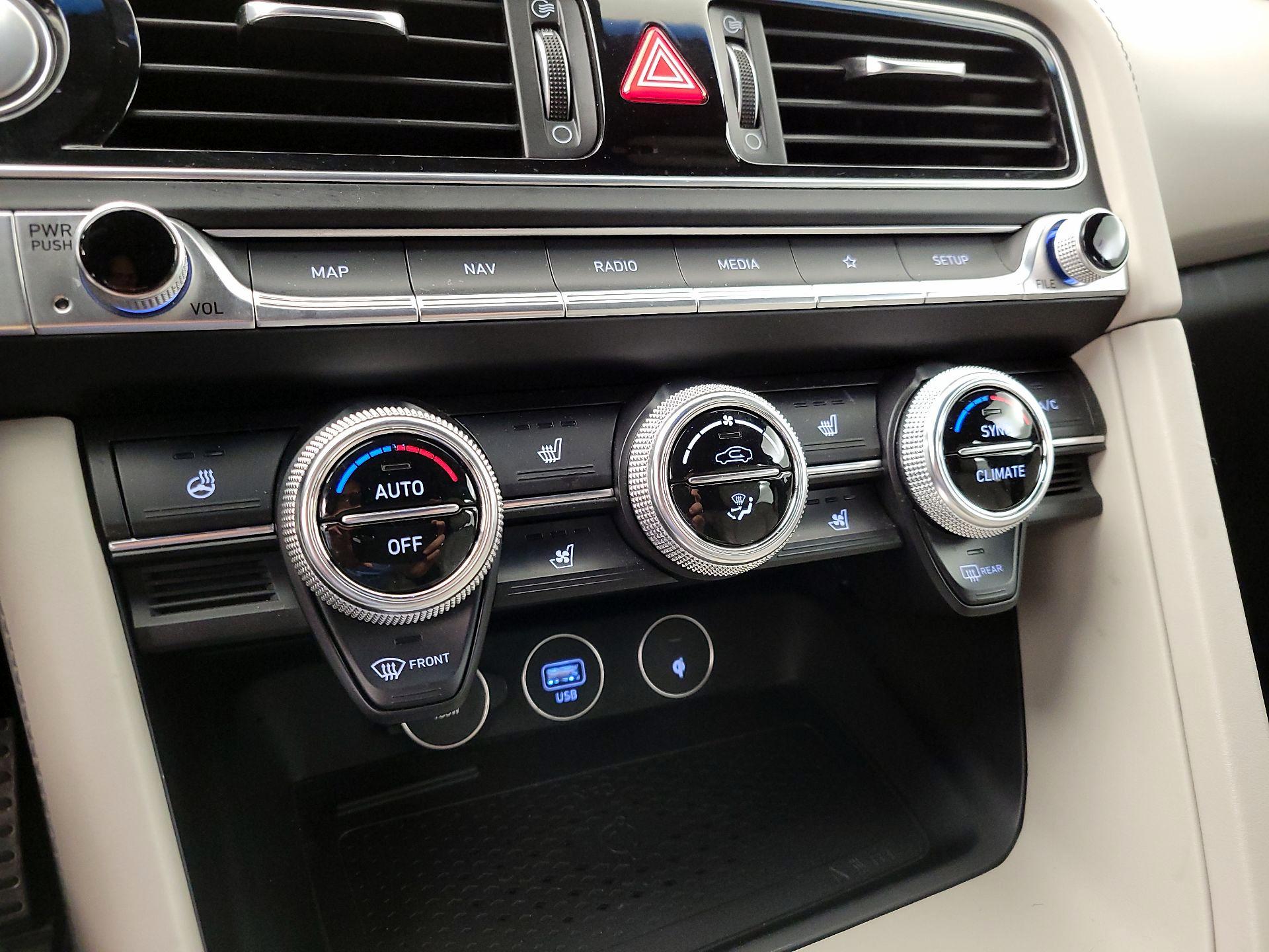 Thumbnail: 2022 Genesis G70 - 17