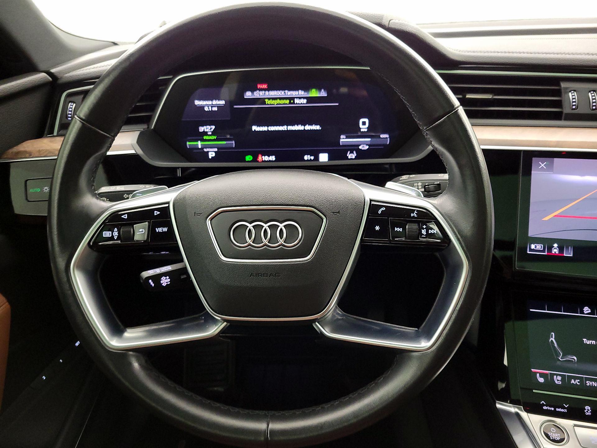 Thumbnail: 2022 Audi e-tron - 10