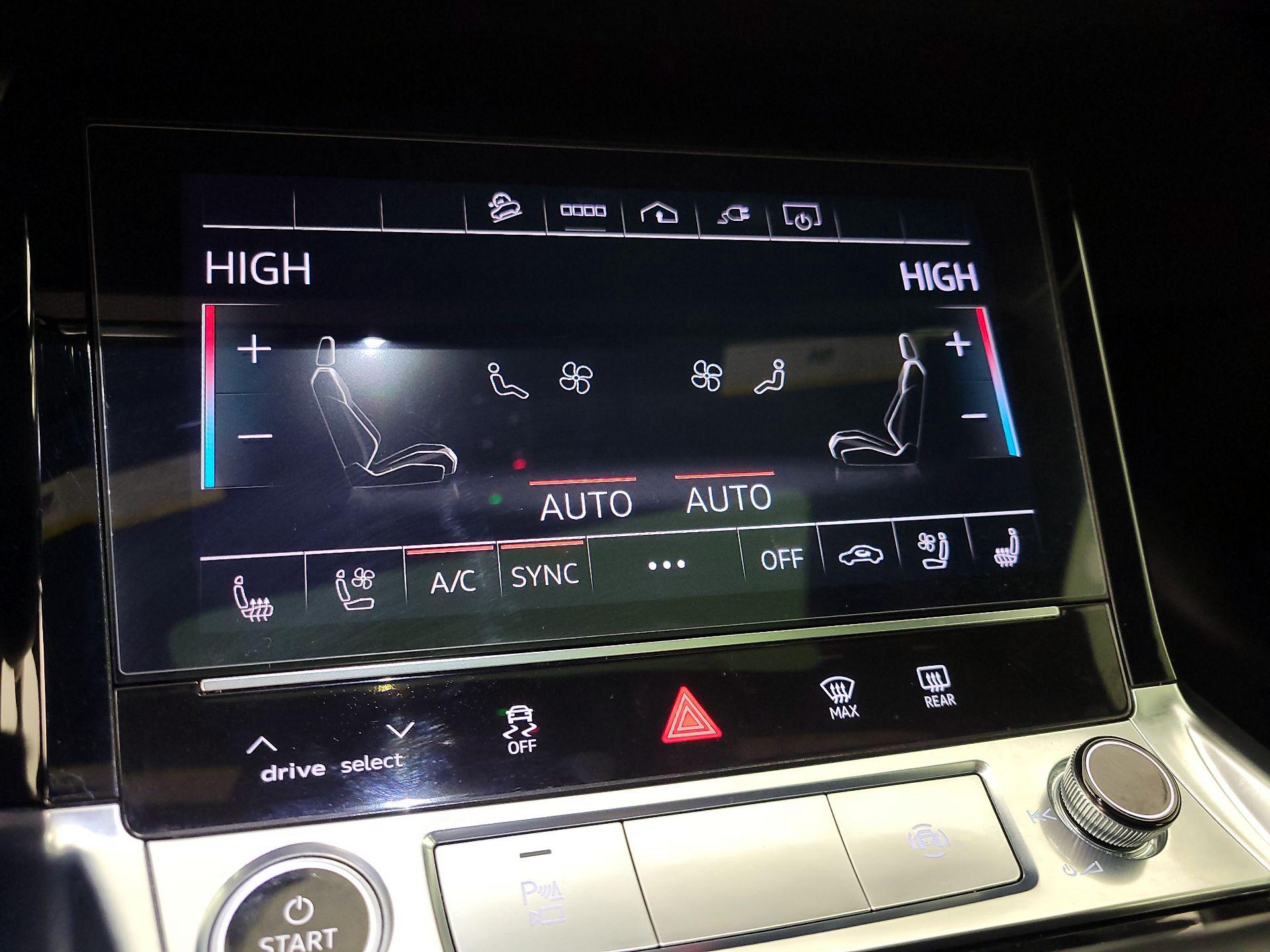 Thumbnail: 2022 Audi e-tron - 17