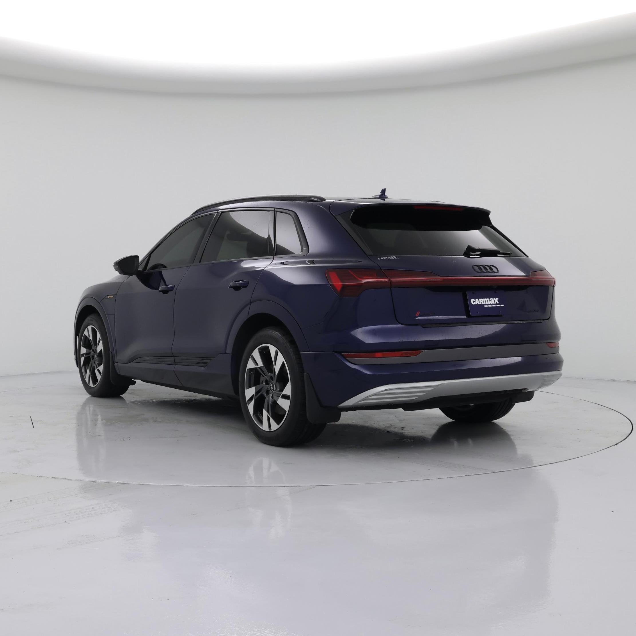 Thumbnail: 2022 Audi e-tron - 2