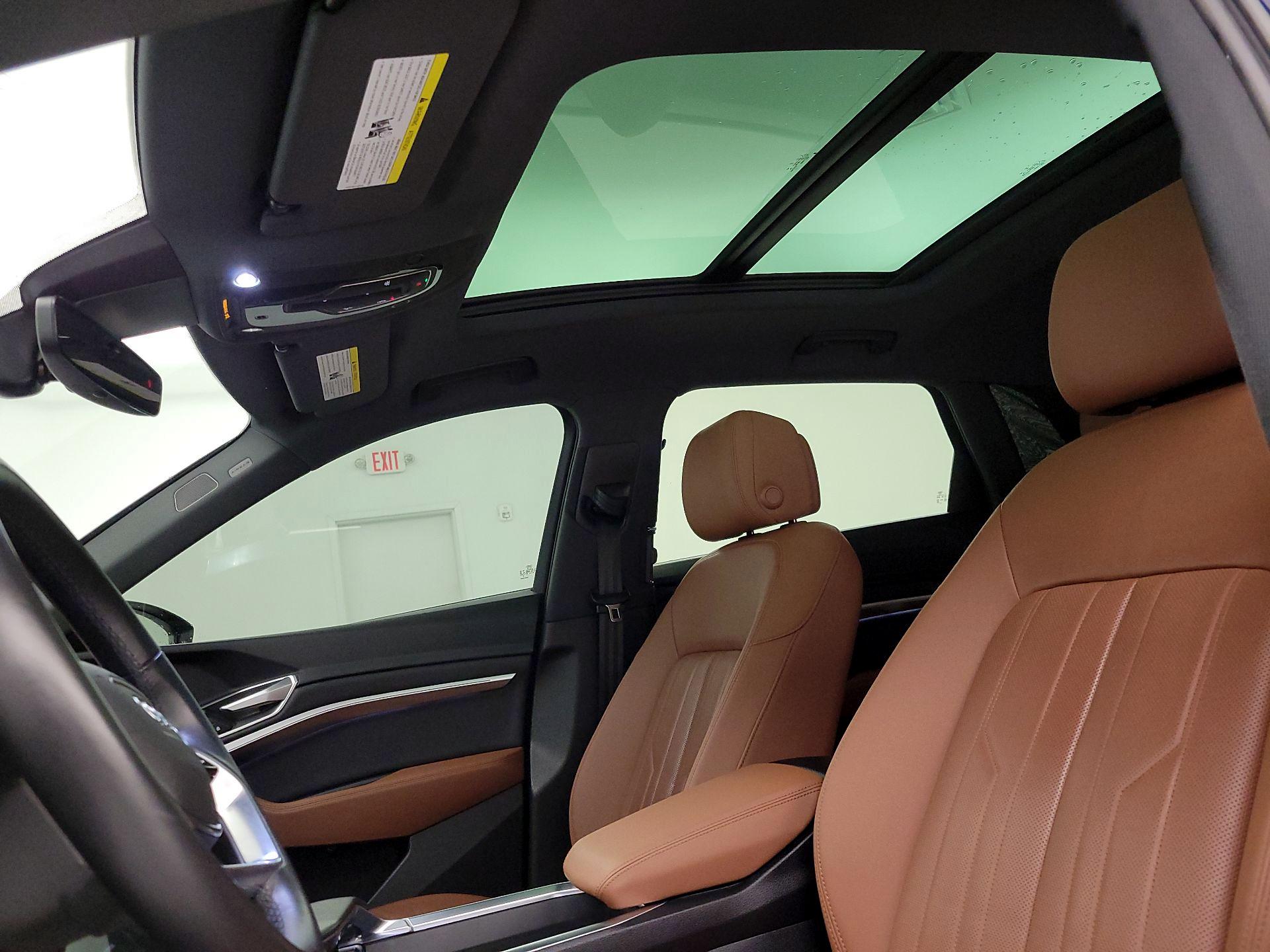 Thumbnail: 2022 Audi e-tron - 20