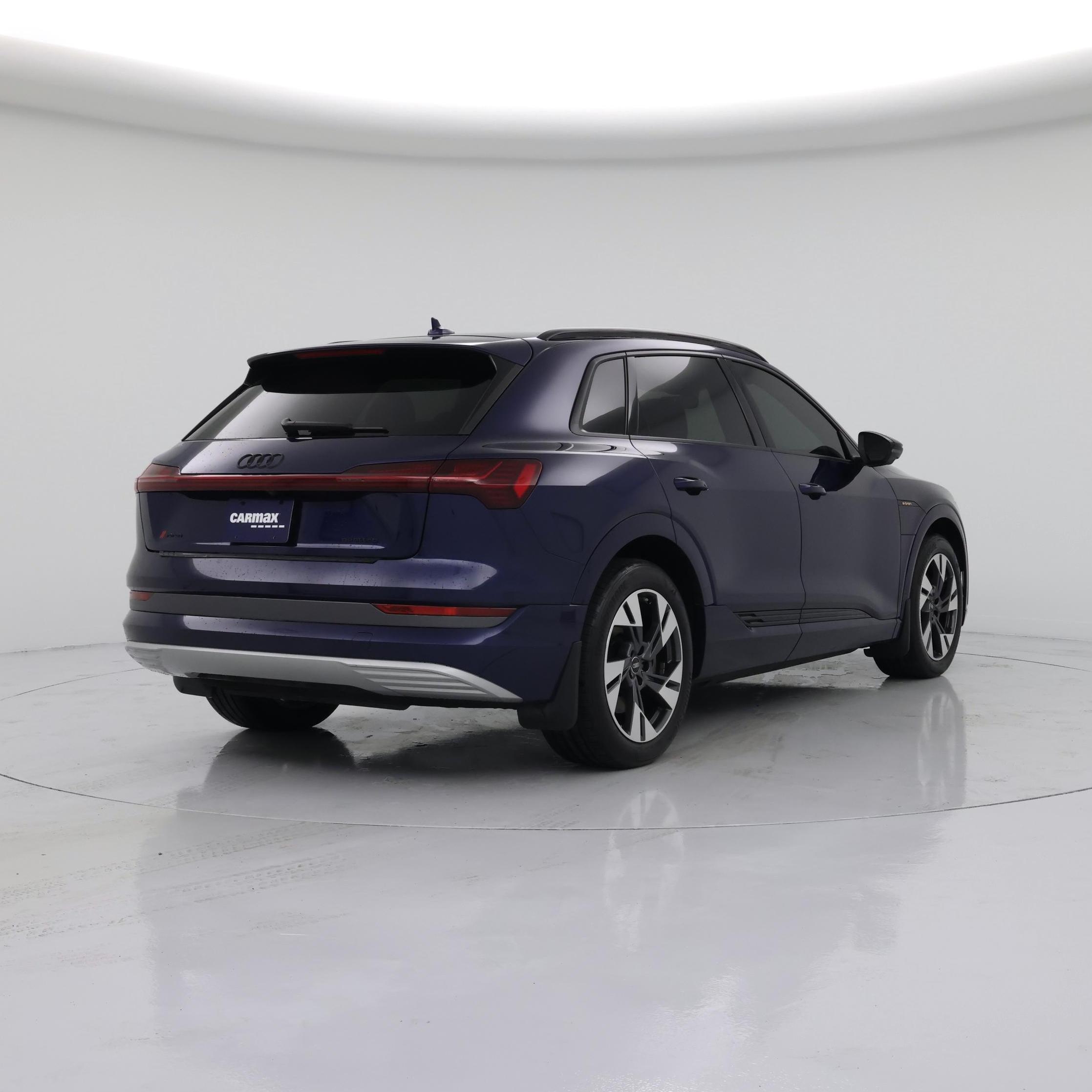 Thumbnail: 2022 Audi e-tron - 8