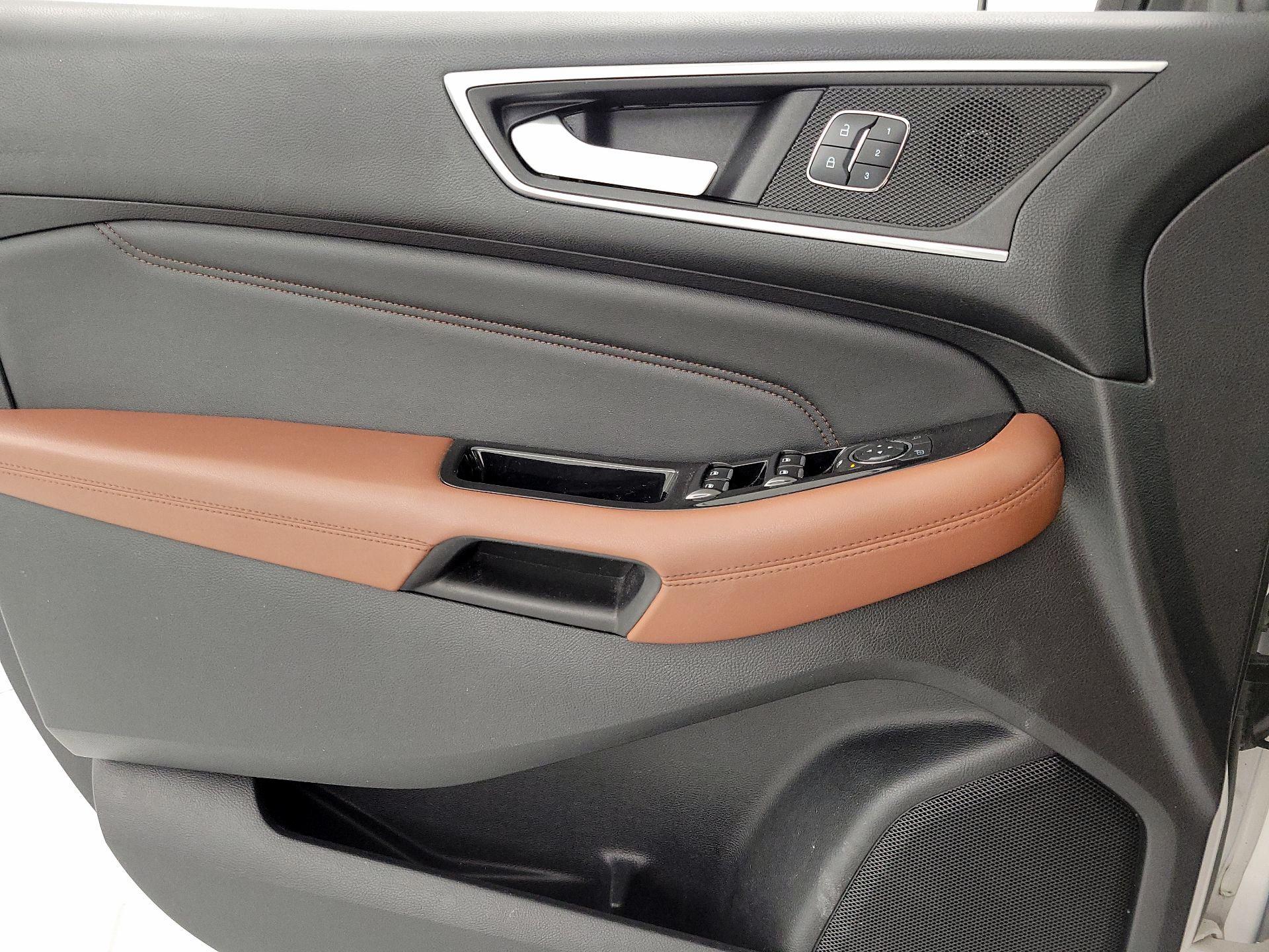 Thumbnail: 2015 Ford Edge - 12