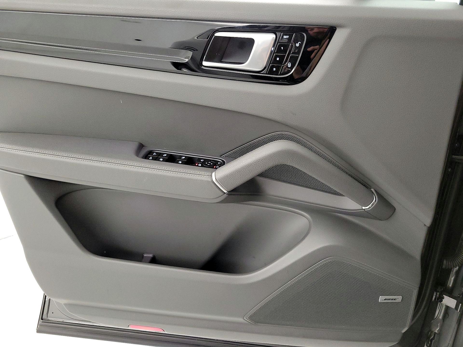 Thumbnail: 2019 Porsche Cayenne - 12