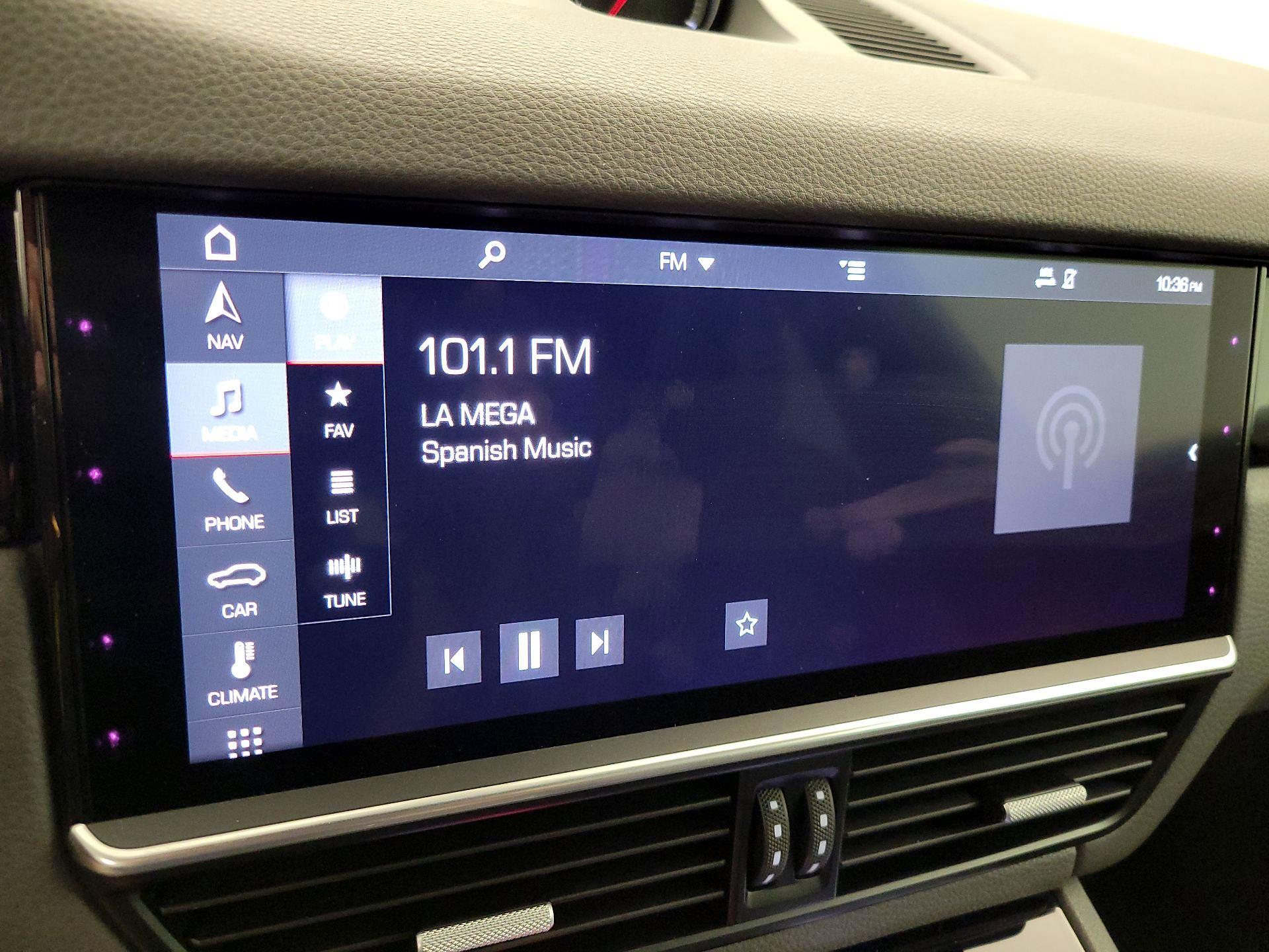 Thumbnail: 2019 Porsche Cayenne - 16