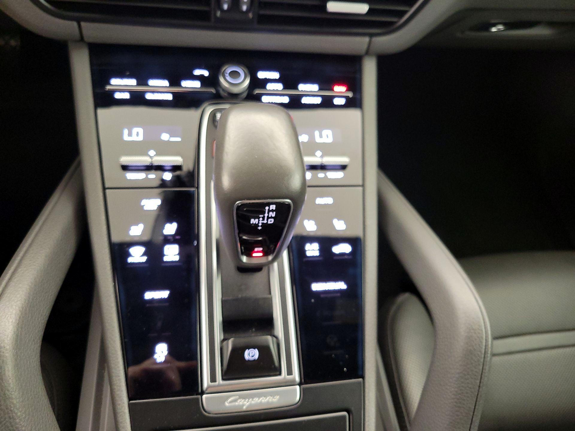 Thumbnail: 2019 Porsche Cayenne - 18