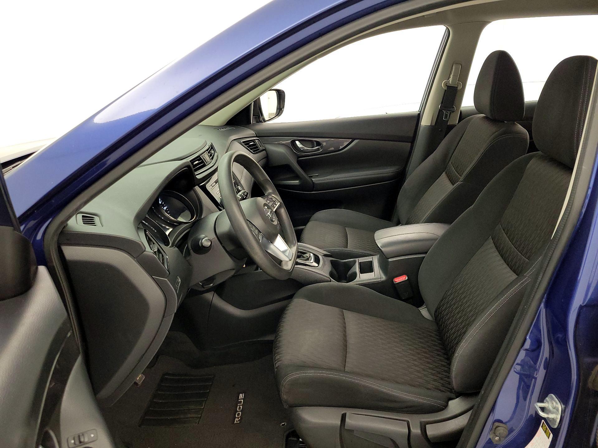 Thumbnail: 2017 Nissan Rogue - 11