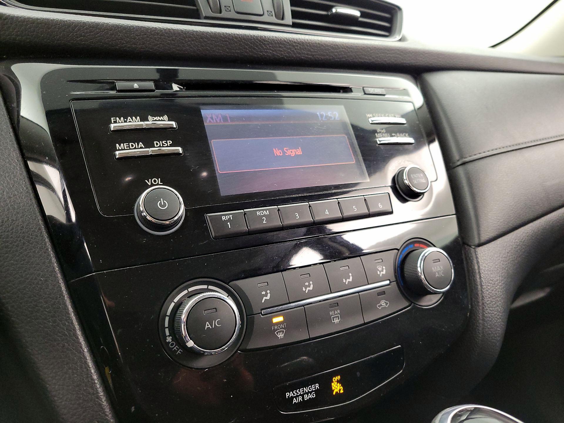 Thumbnail: 2017 Nissan Rogue - 15