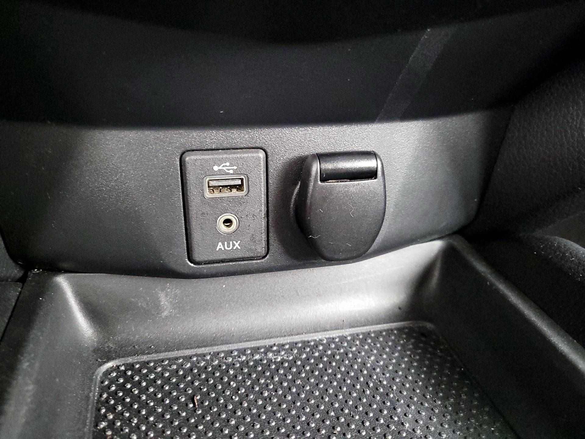 Thumbnail: 2017 Nissan Rogue - 18