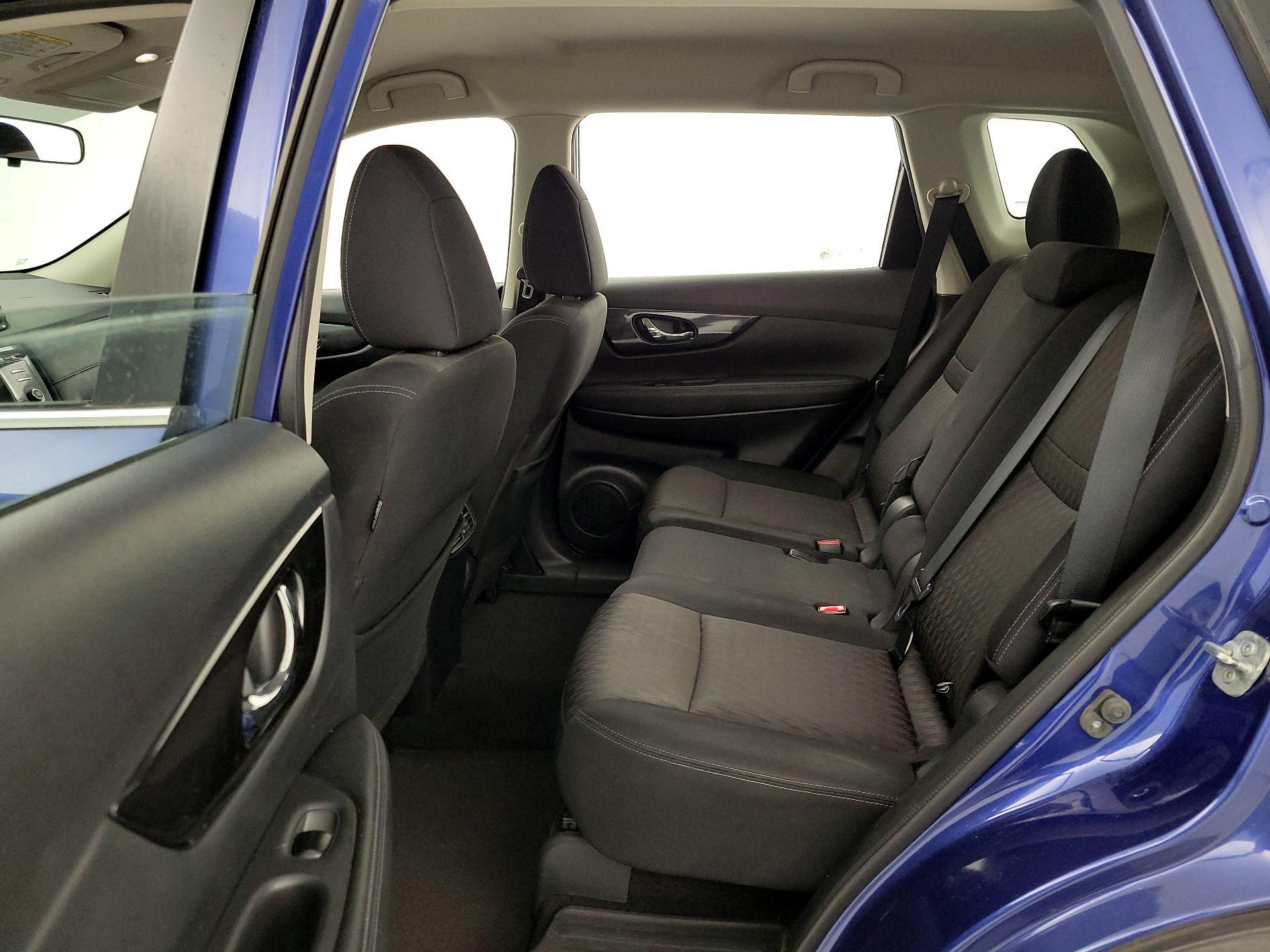 Thumbnail: 2017 Nissan Rogue - 19