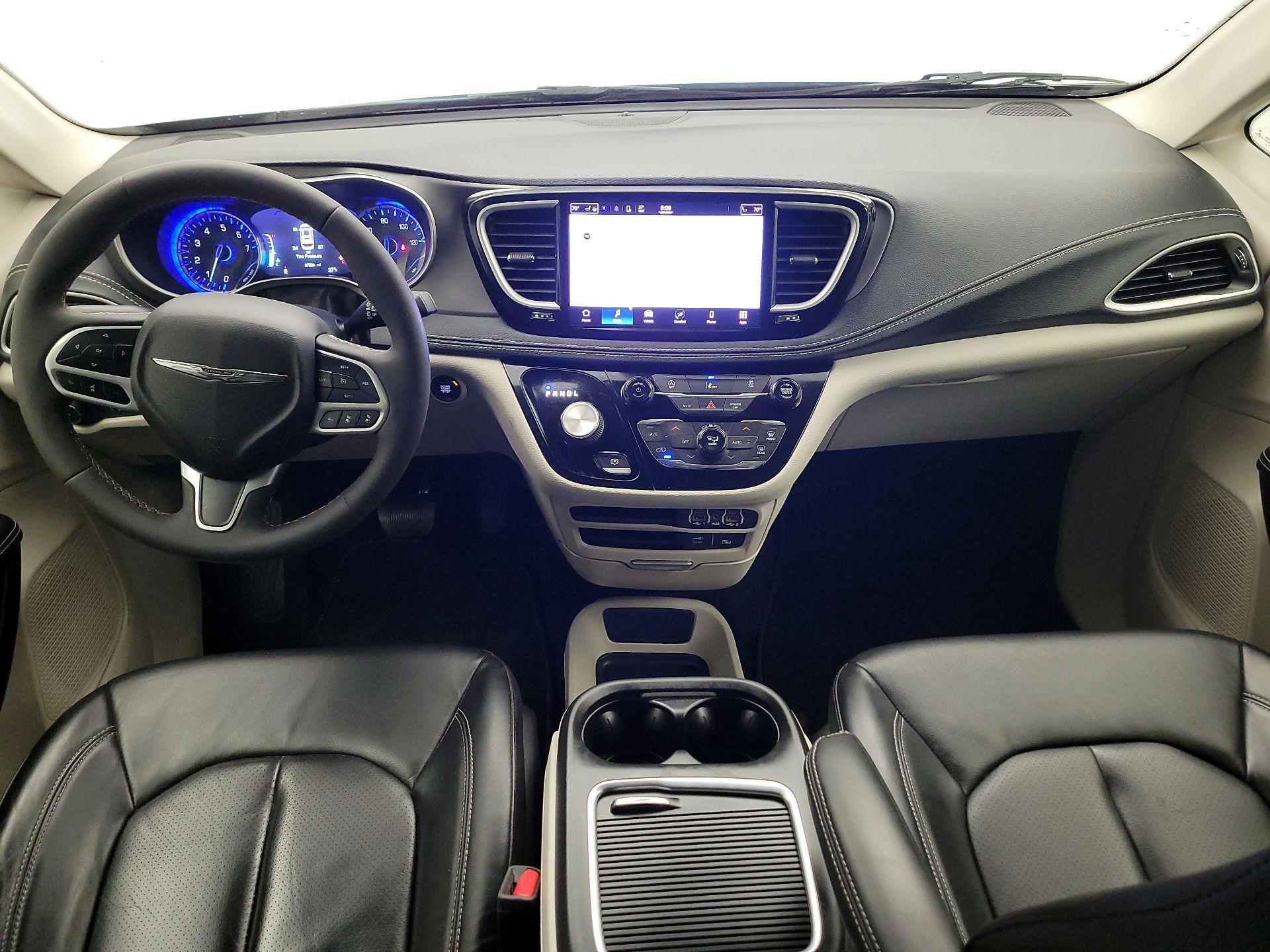 Thumbnail: 2022 Chrysler Pacifica - 9