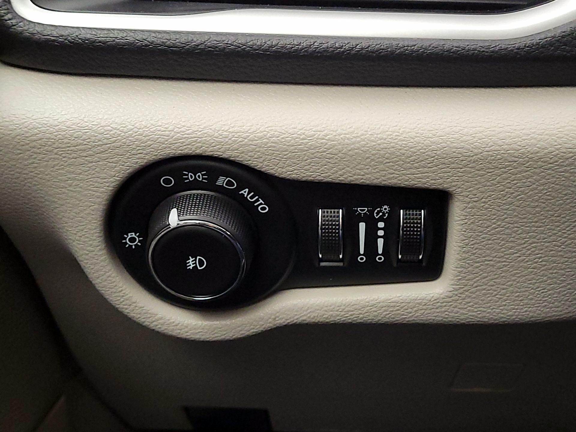 Thumbnail: 2022 Chrysler Pacifica - 13