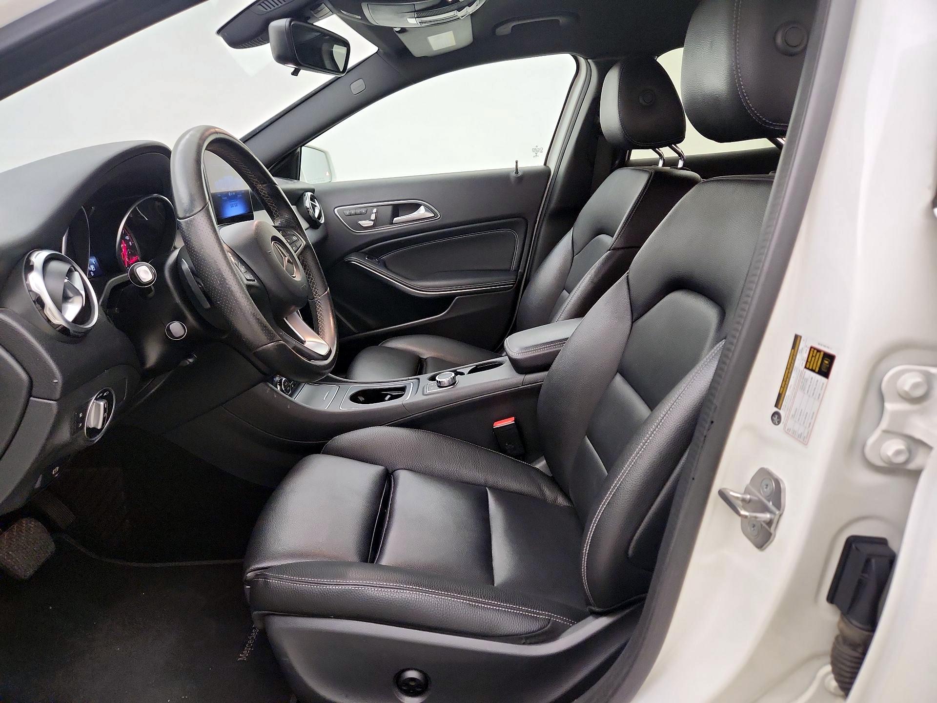 Thumbnail: 2018 Mercedes-Benz GLA - 11