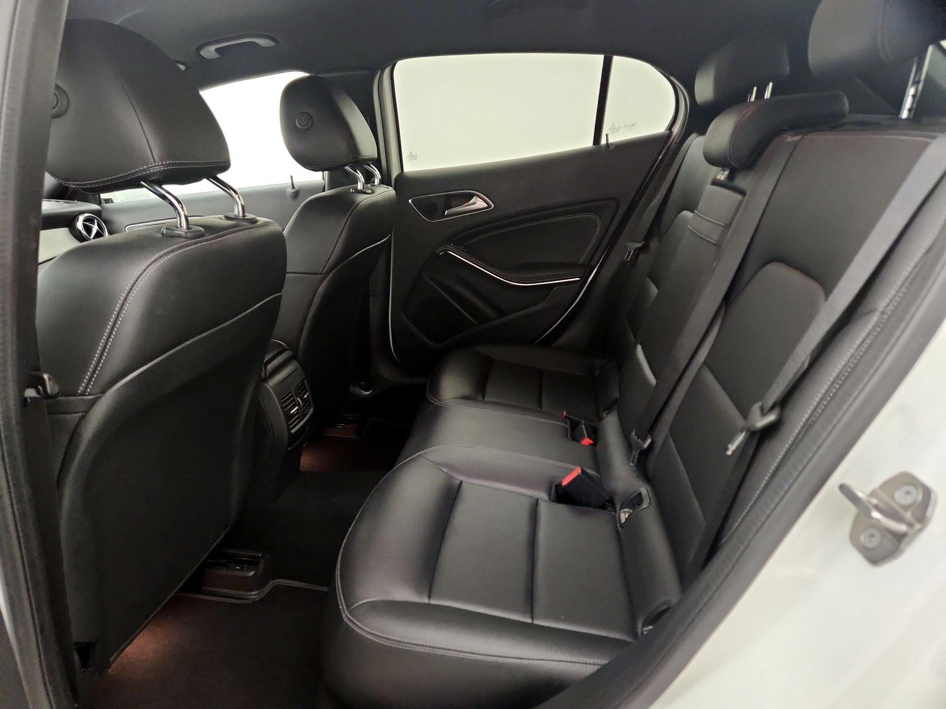 Thumbnail: 2018 Mercedes-Benz GLA - 19