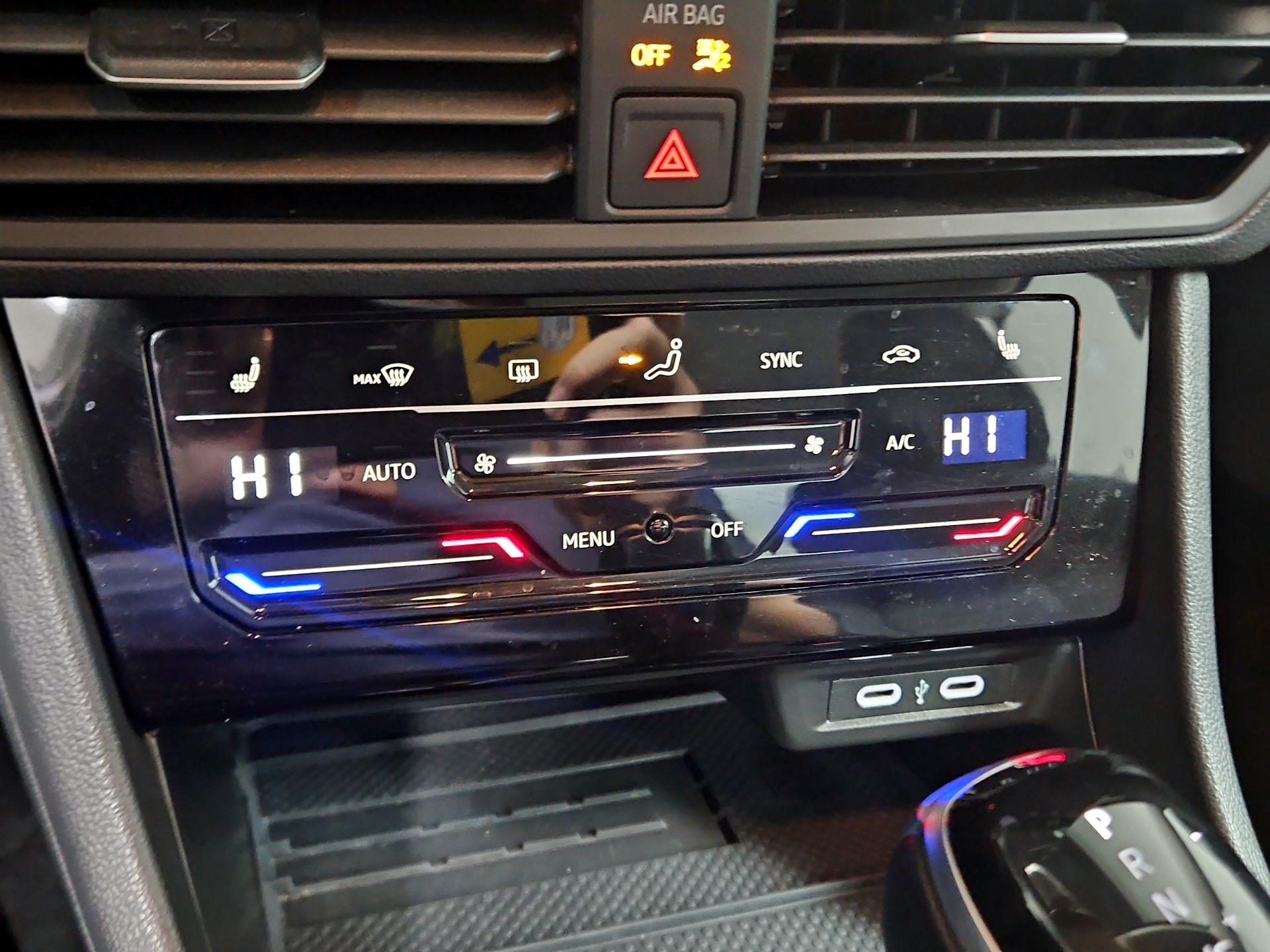 Thumbnail: 2025 Volkswagen Jetta - 16