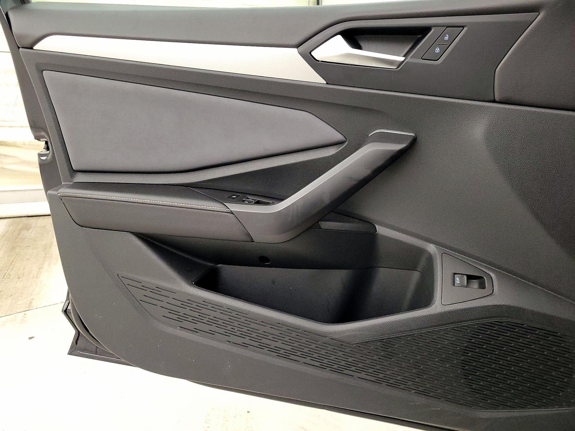 Thumbnail: 2025 Volkswagen Jetta - 12