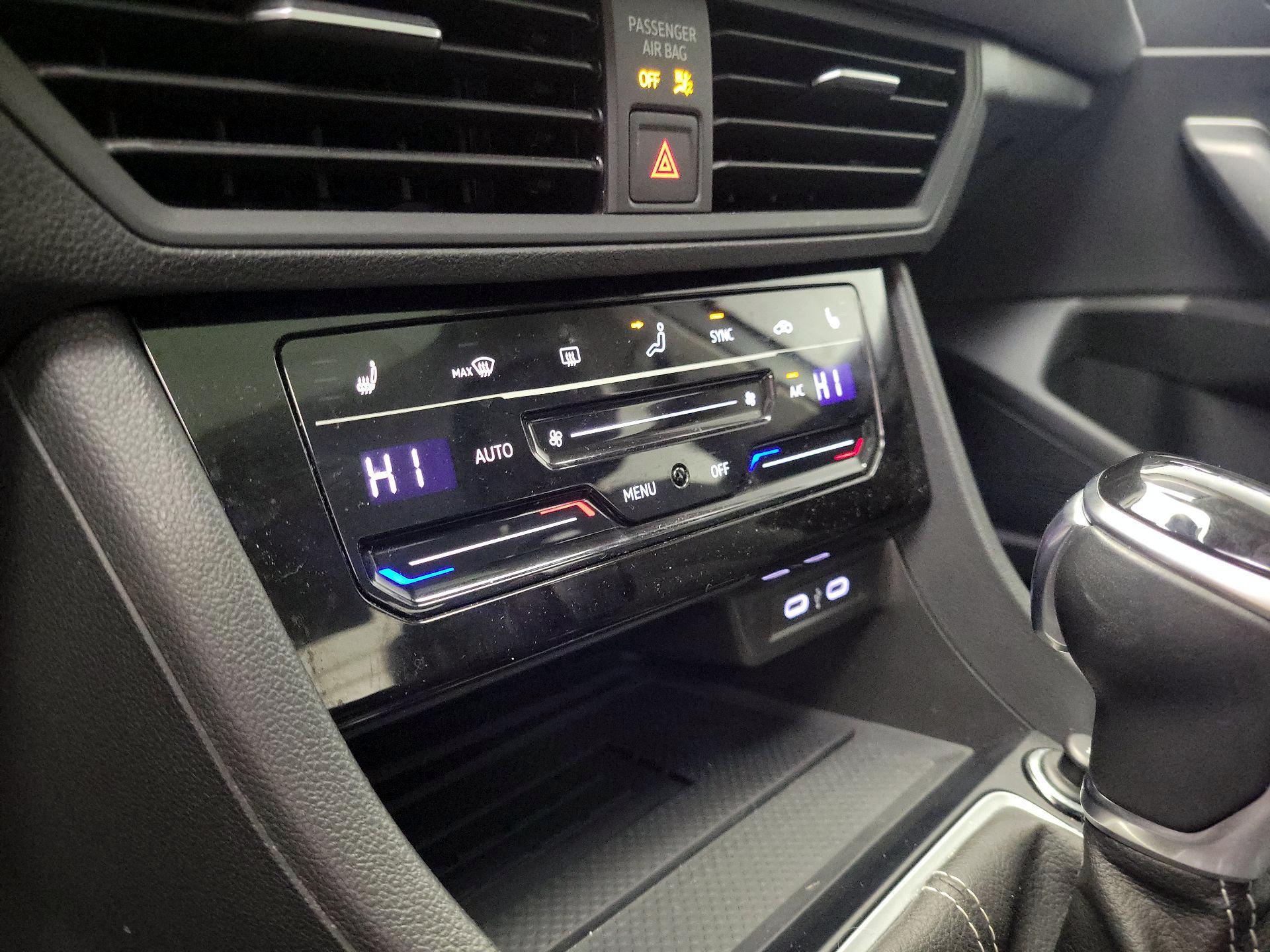 Thumbnail: 2025 Volkswagen Jetta - 16