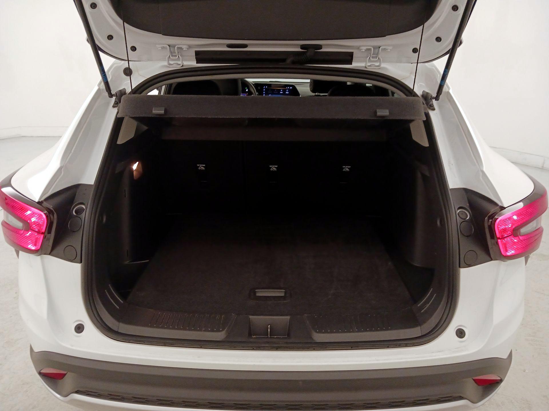 Thumbnail: 2025 Chevrolet Trax - 20