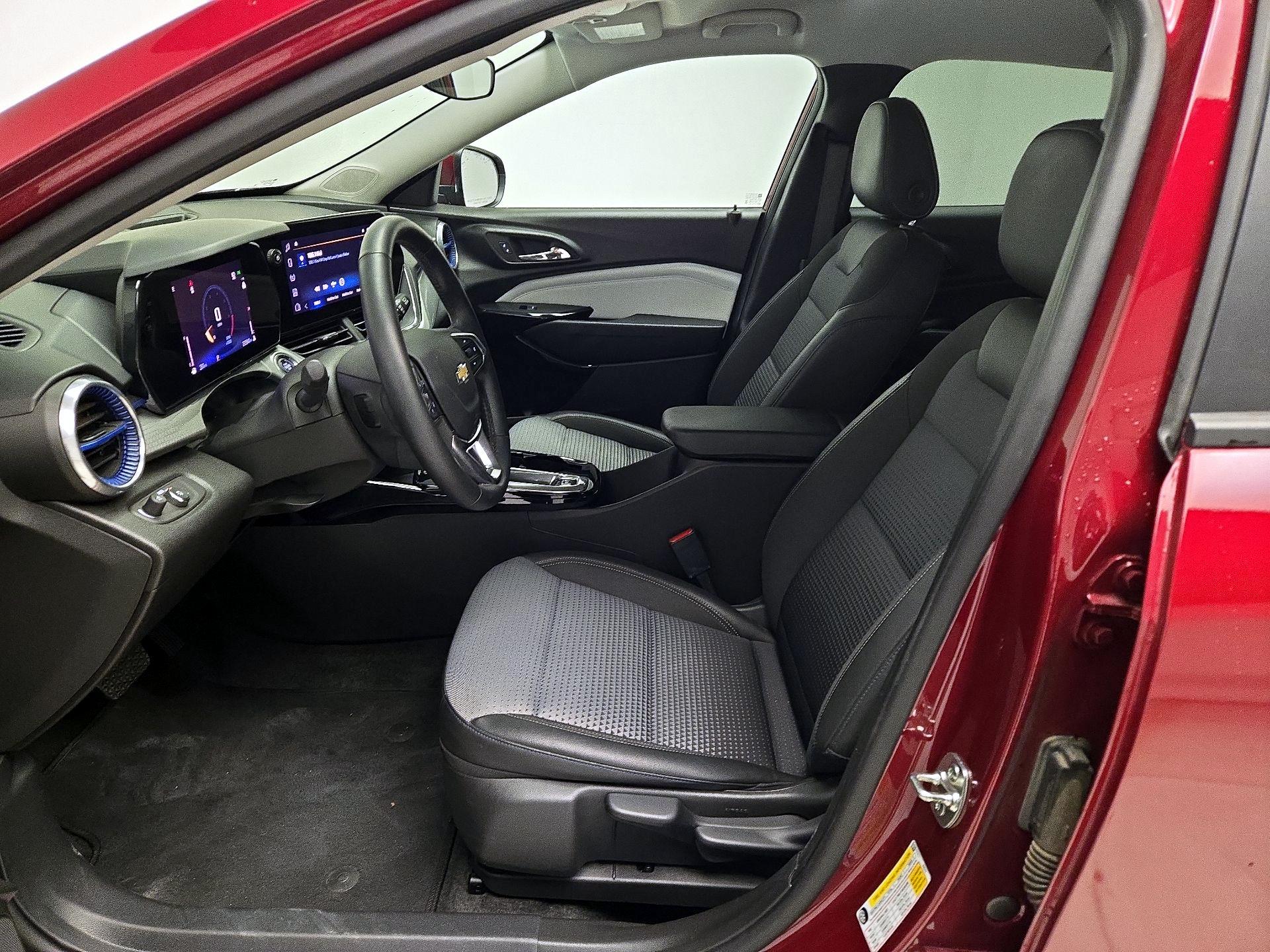 Thumbnail: 2025 Chevrolet Trax - 11