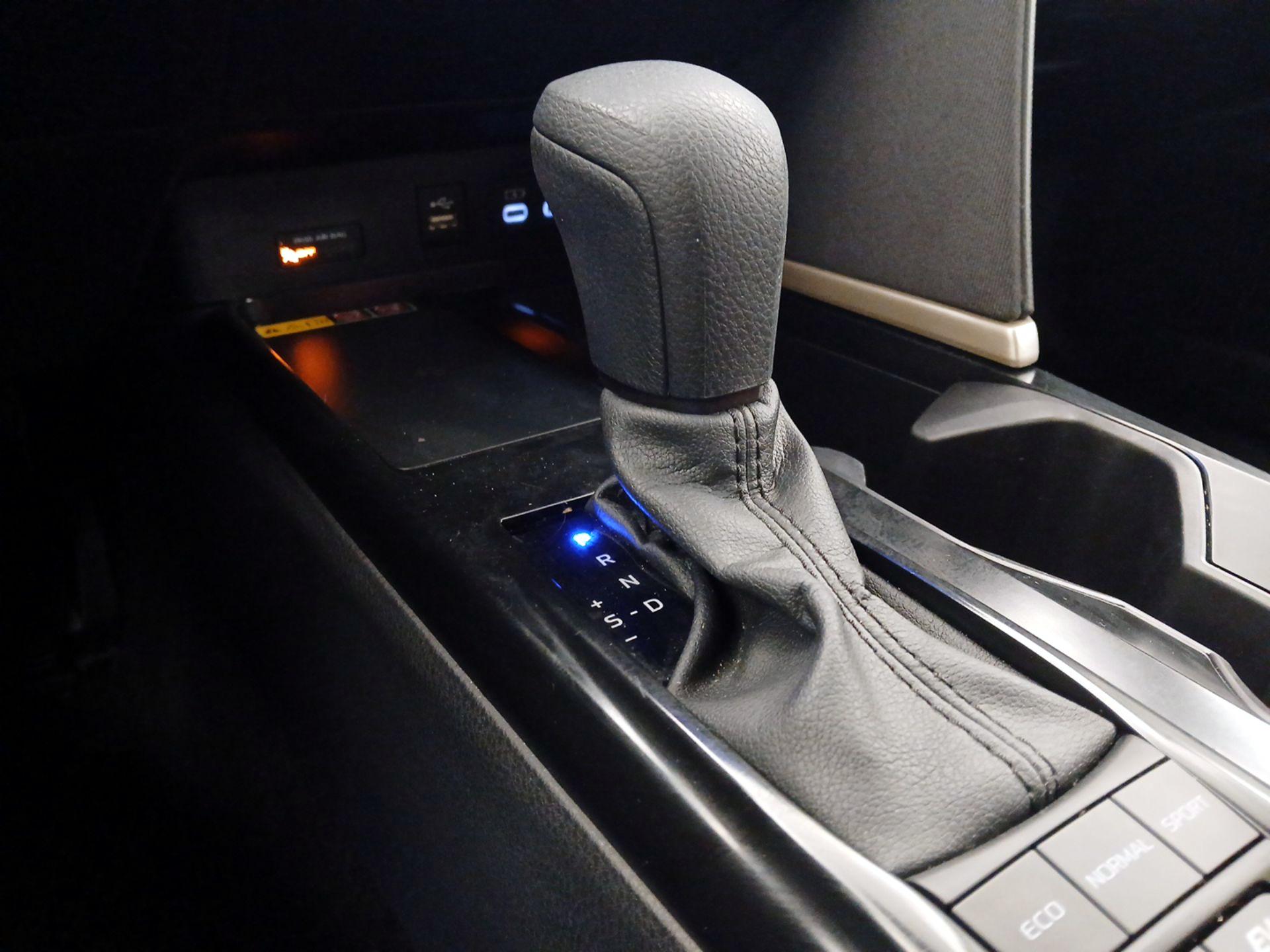 Thumbnail: 2025 Toyota Camry - 17