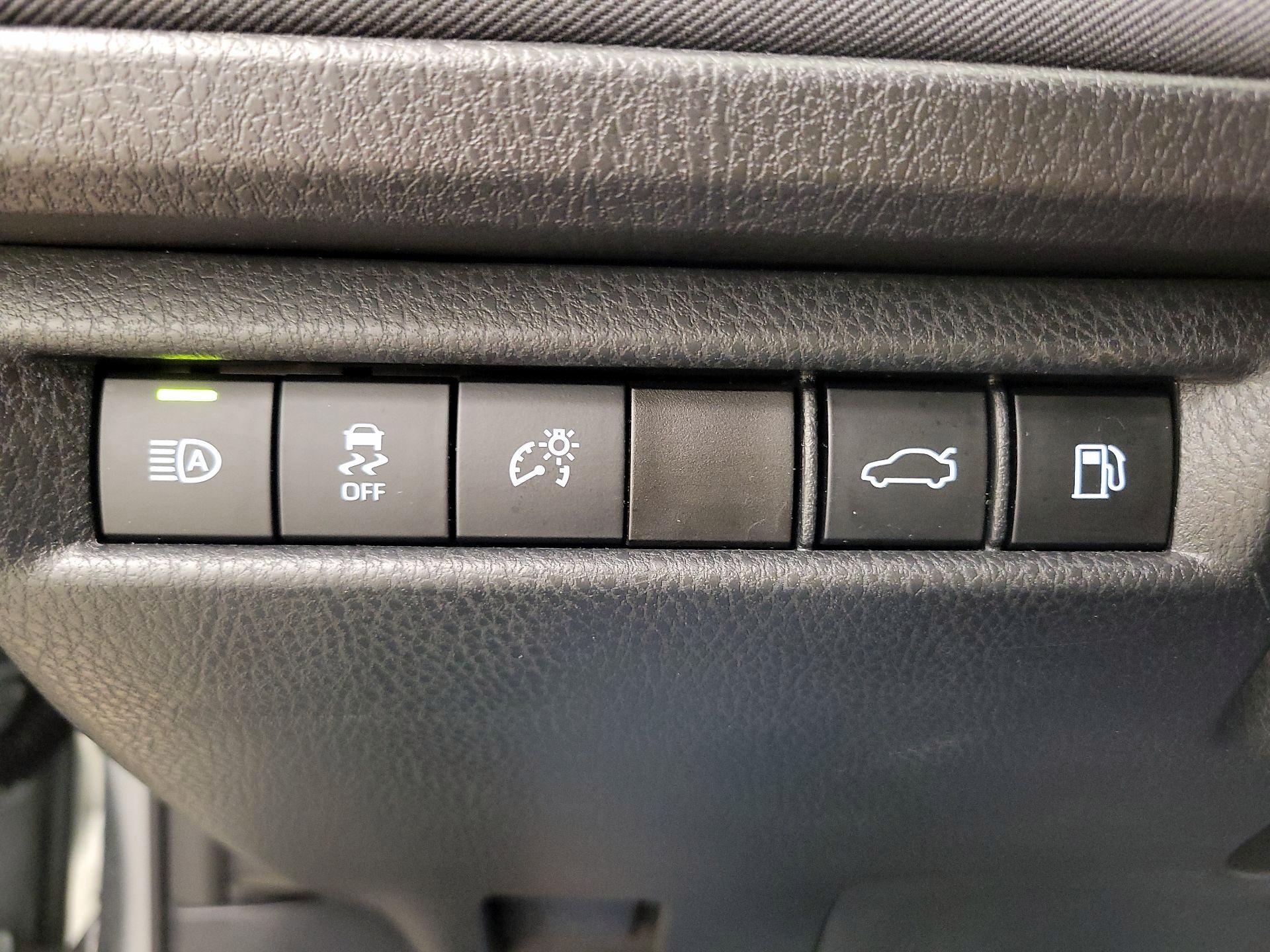 Thumbnail: 2025 Toyota Camry - 13