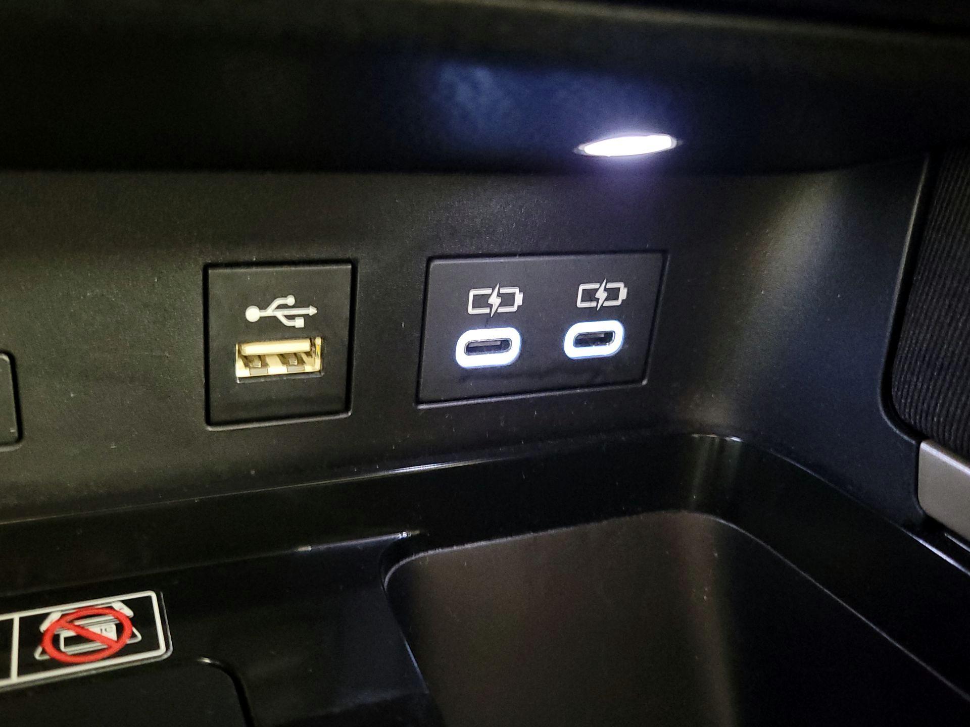 Thumbnail: 2025 Toyota Camry - 18