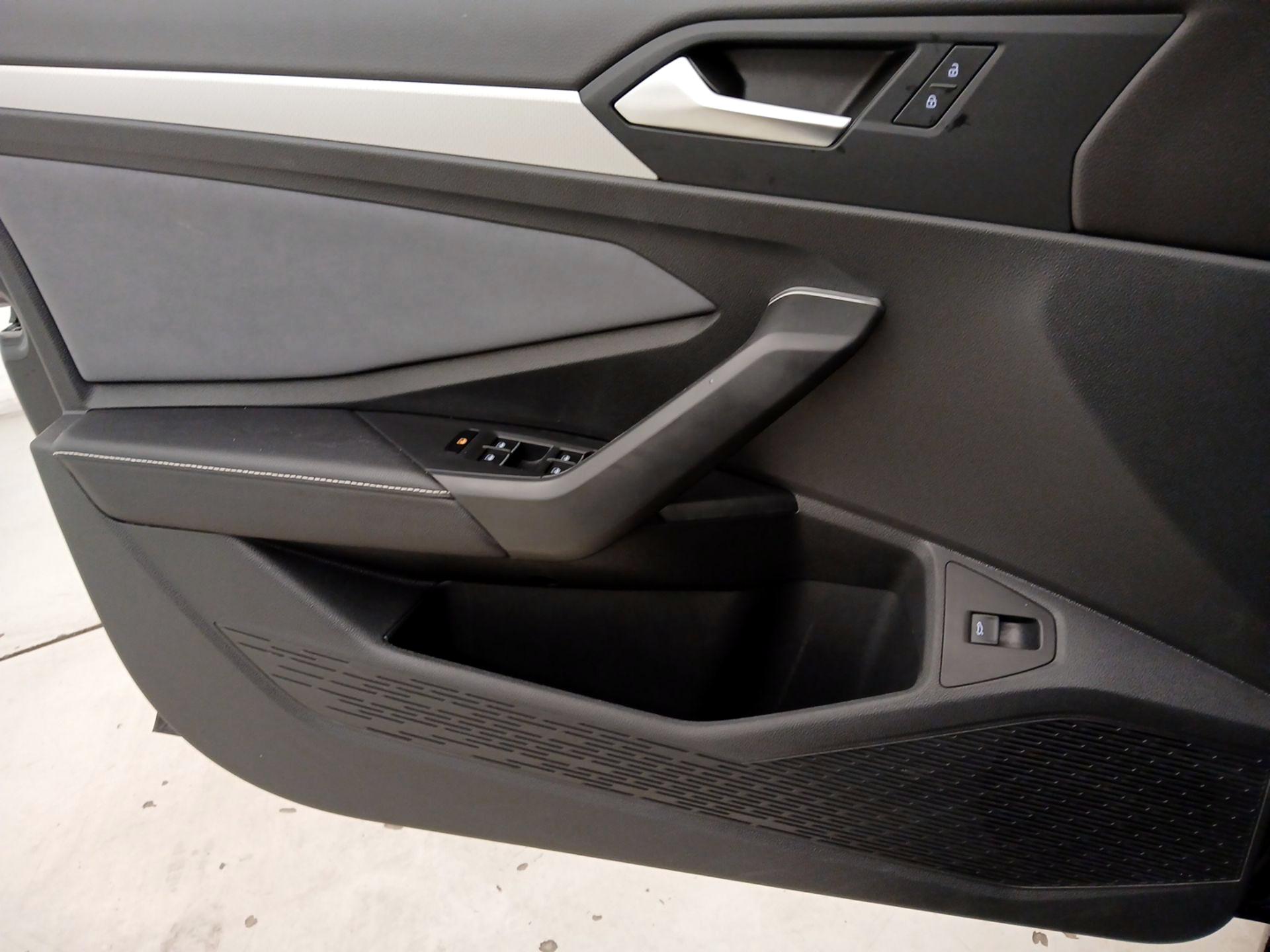 Thumbnail: 2025 Volkswagen Jetta - 12