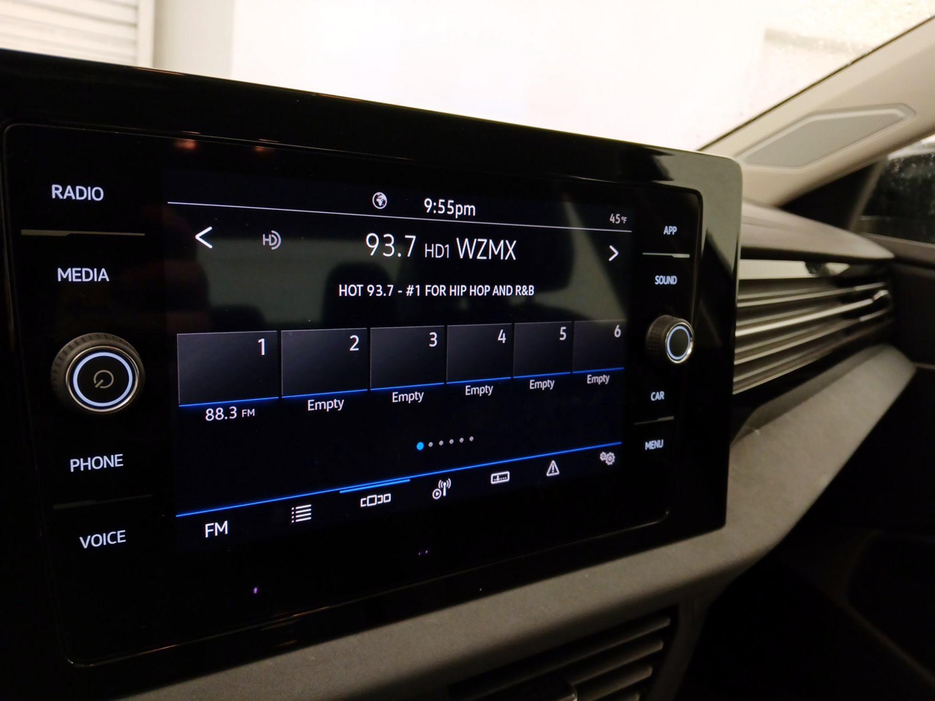 Thumbnail: 2025 Volkswagen Jetta - 15