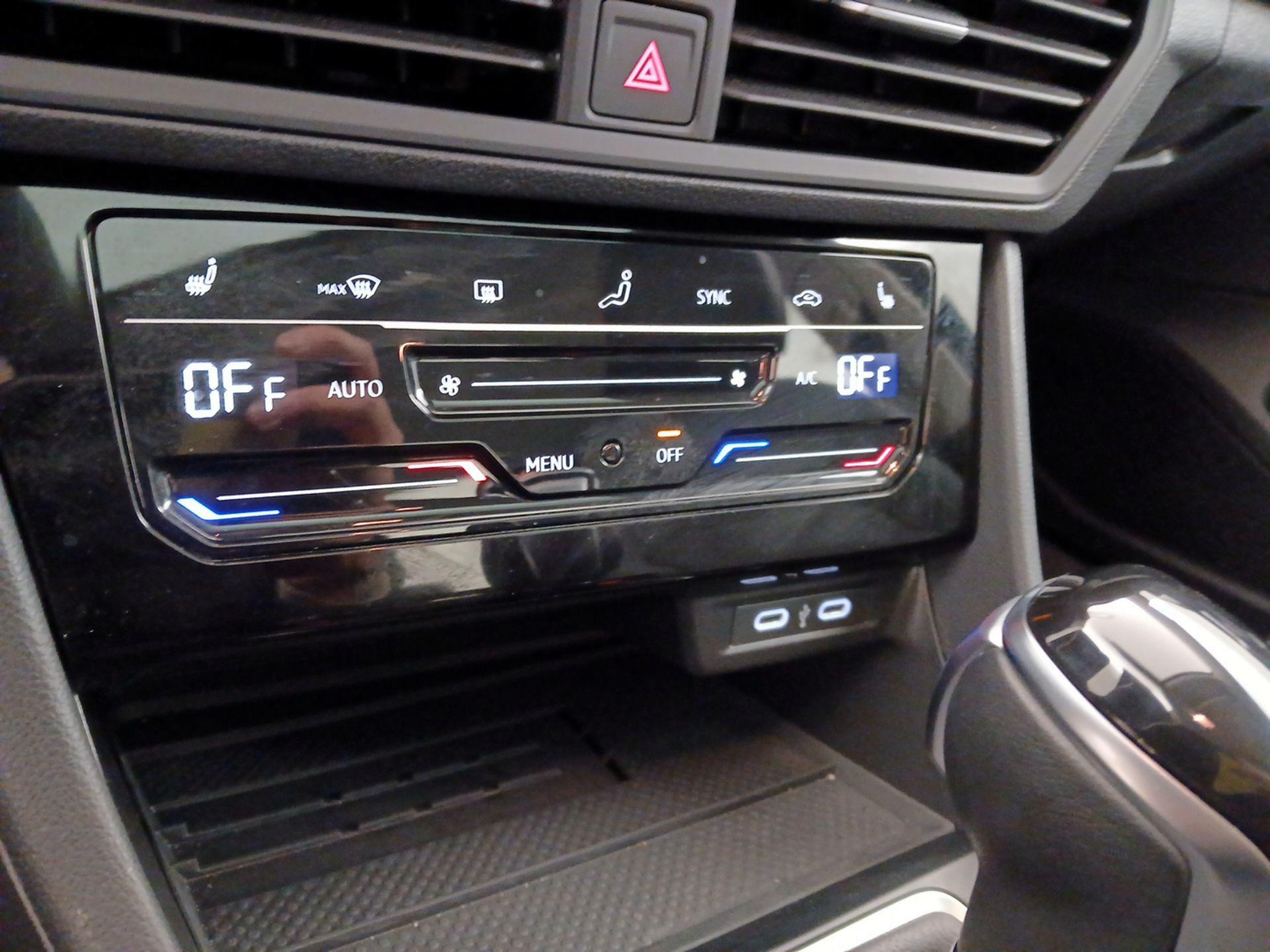 Thumbnail: 2025 Volkswagen Jetta - 16