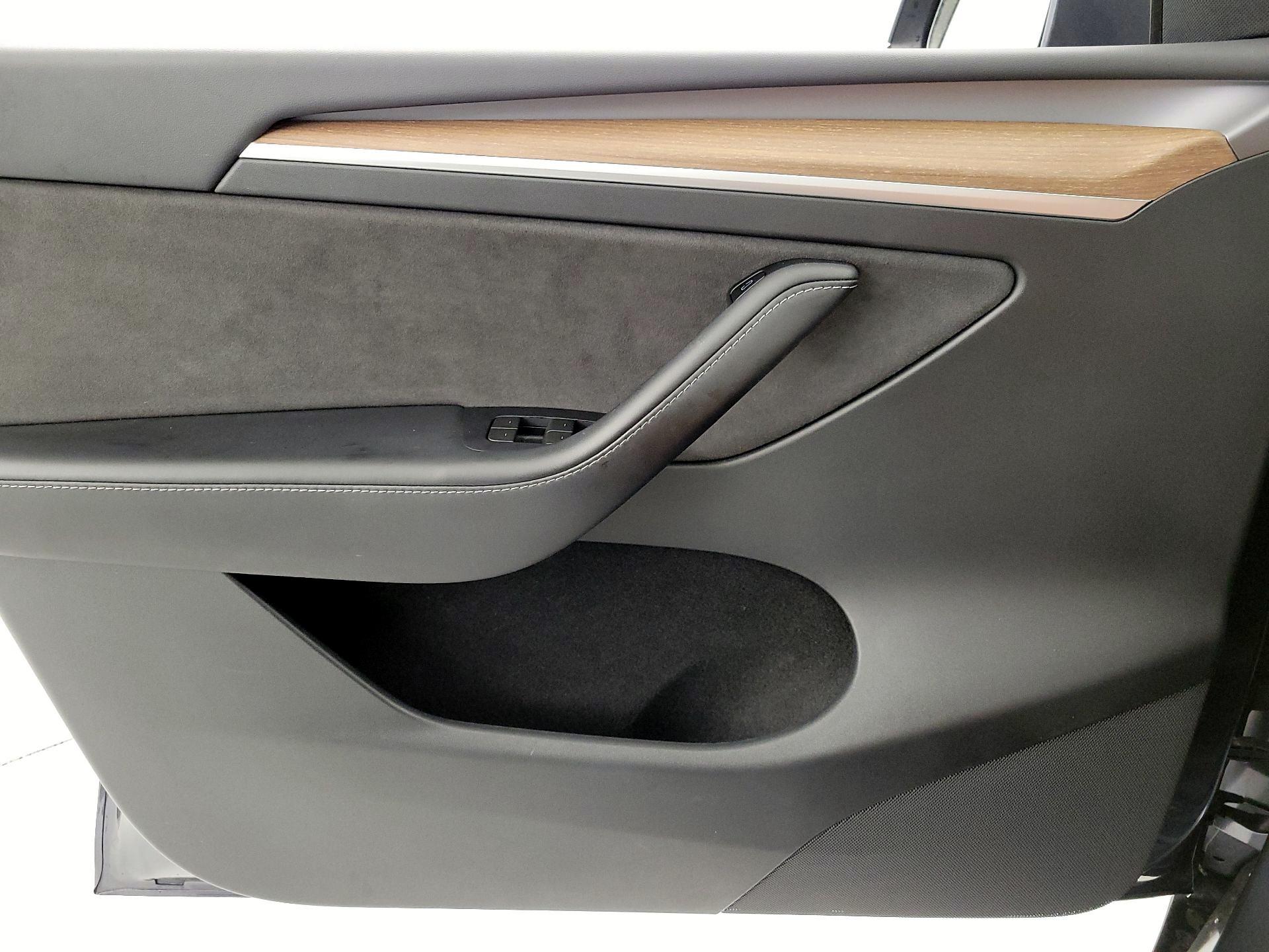 Thumbnail: 2023 Tesla Model Y - 12