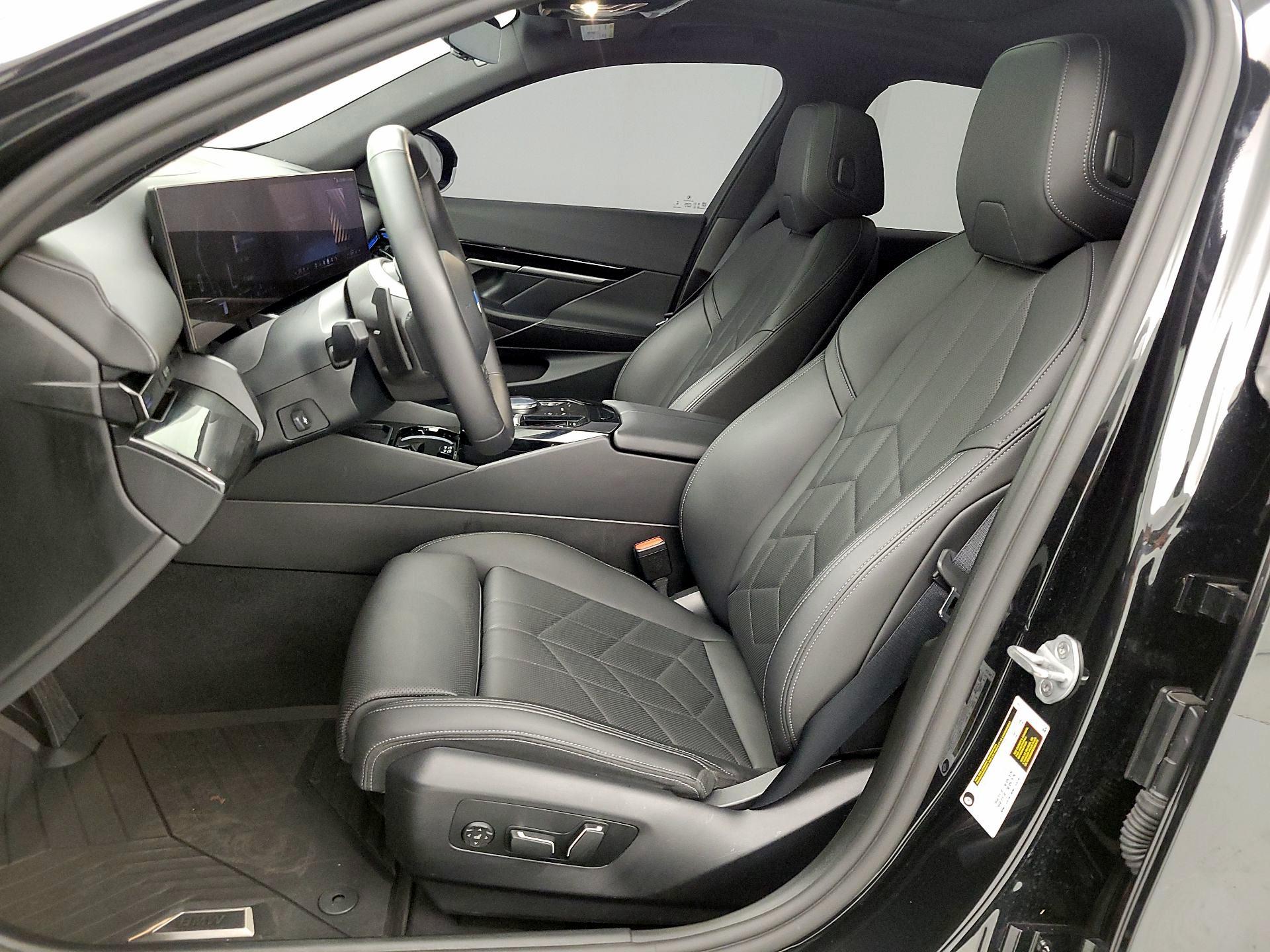 Thumbnail: 2025 BMW 5 Series - 11