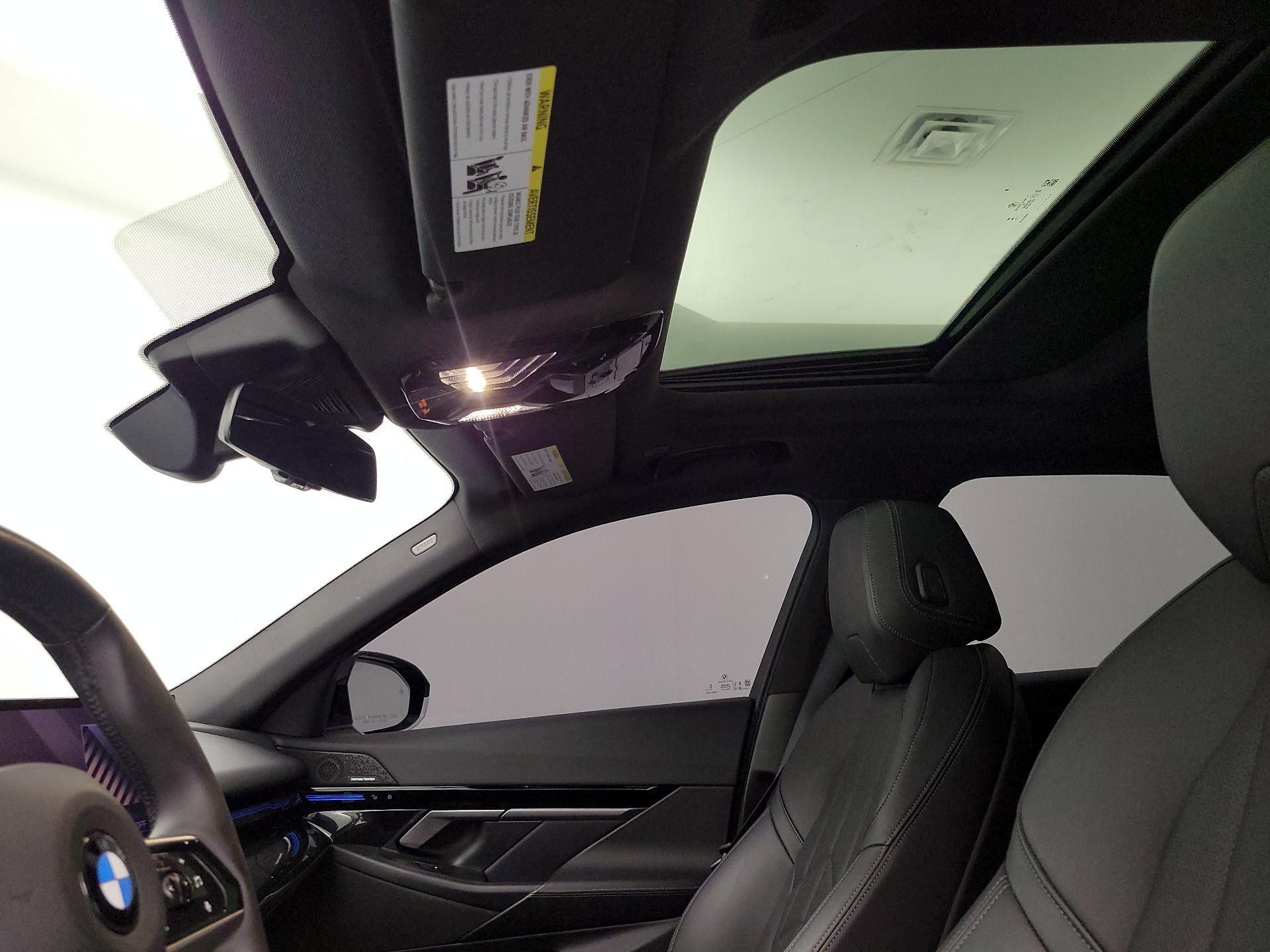 Thumbnail: 2025 BMW 5 Series - 20