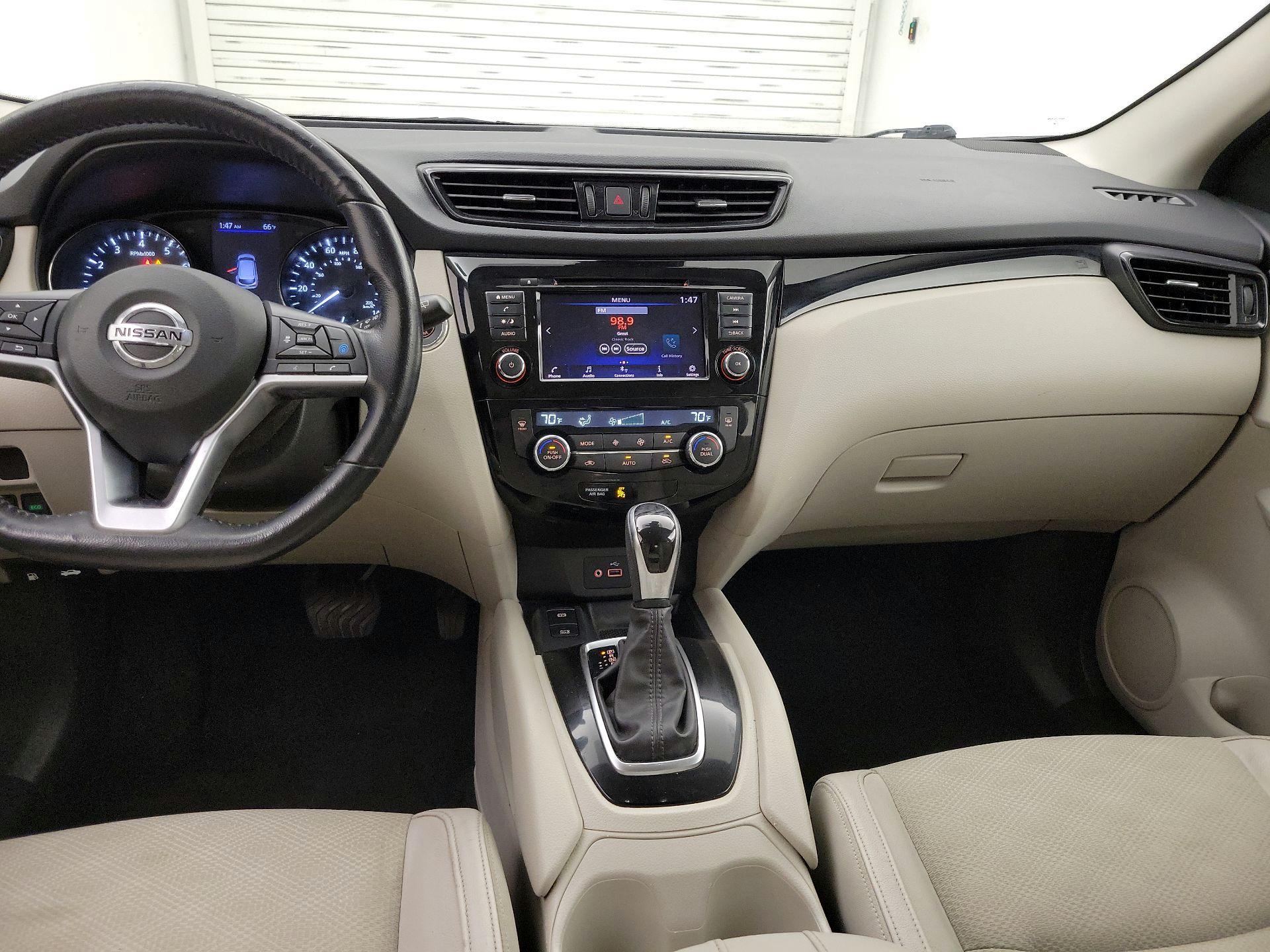 Thumbnail: 2021 Nissan Rogue Sport - 9