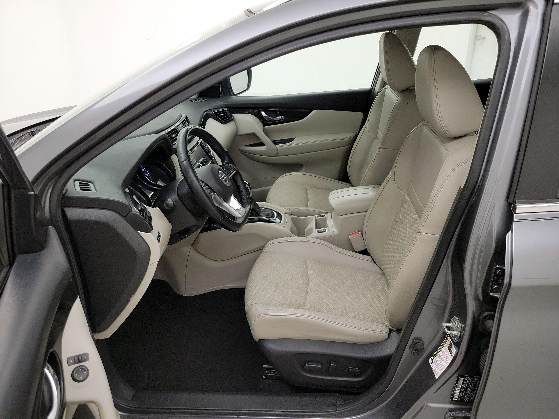 Thumbnail: 2021 Nissan Rogue Sport - 11