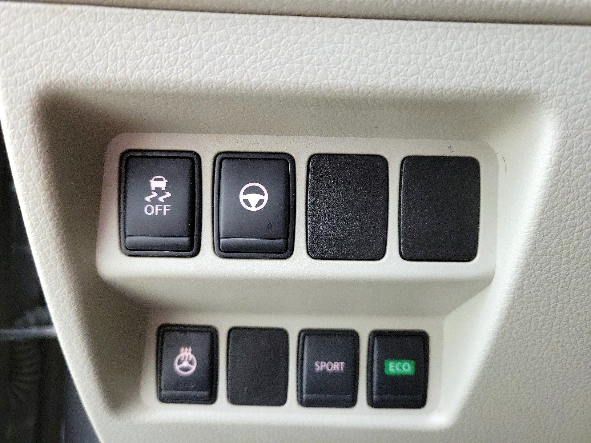 Thumbnail: 2021 Nissan Rogue Sport - 13