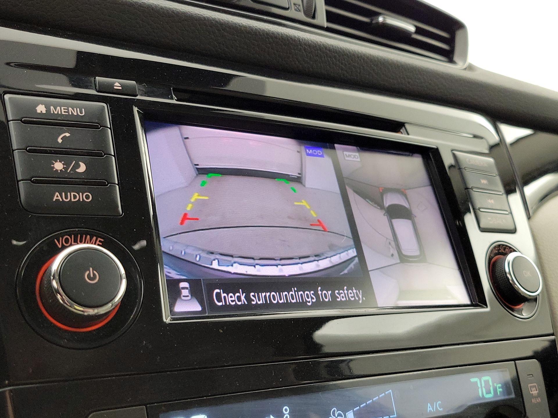 Thumbnail: 2021 Nissan Rogue Sport - 14