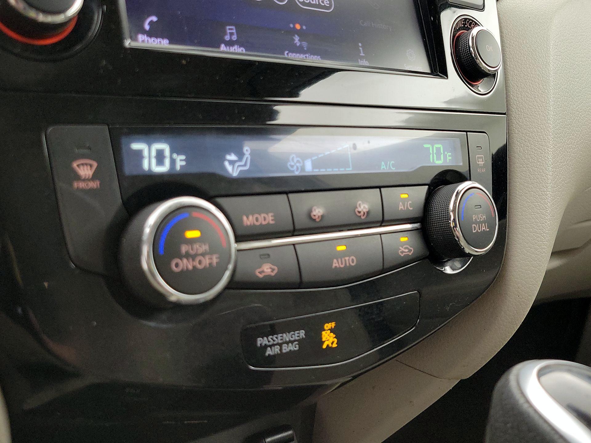 Thumbnail: 2021 Nissan Rogue Sport - 16