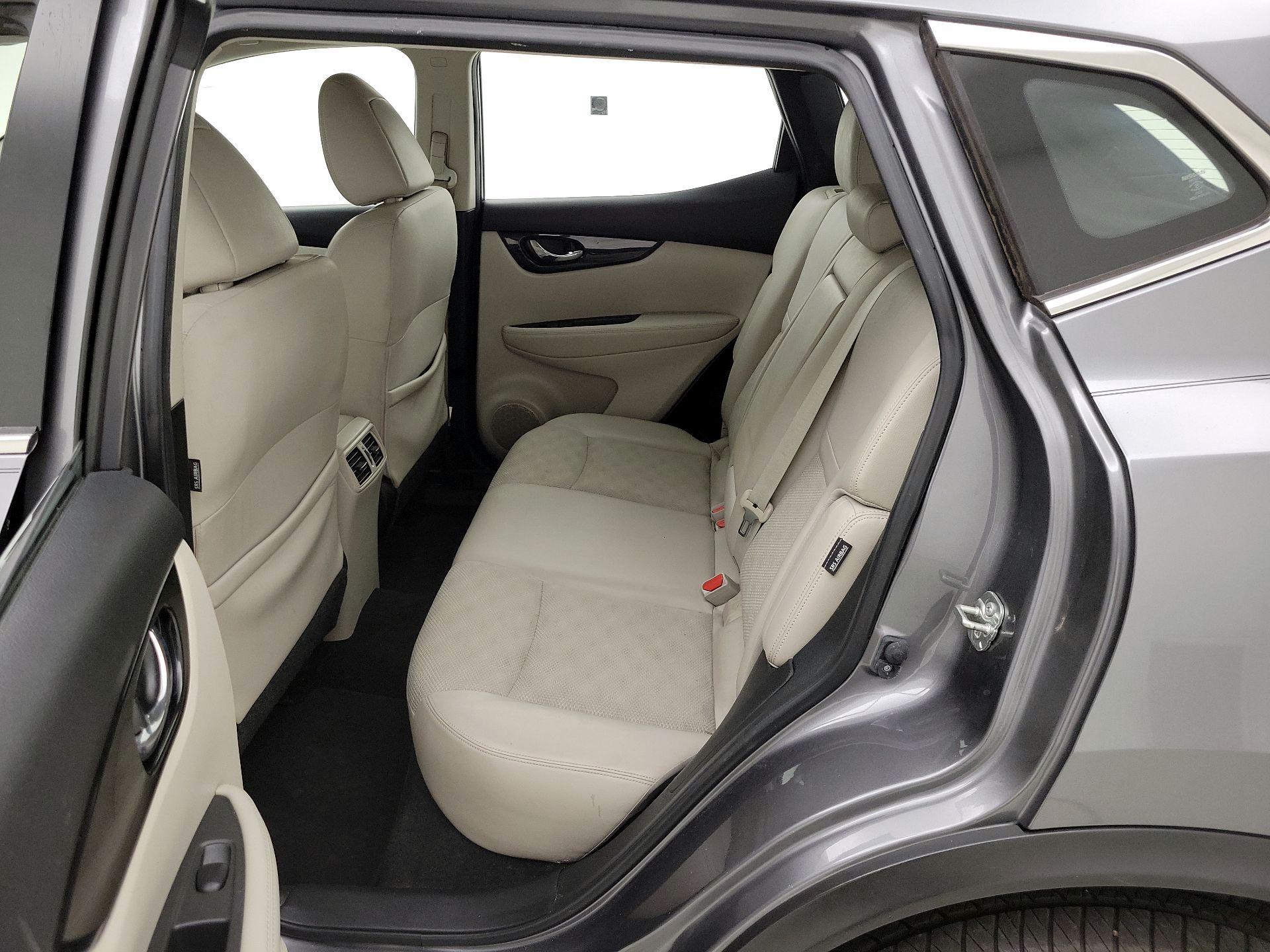 Thumbnail: 2021 Nissan Rogue Sport - 19