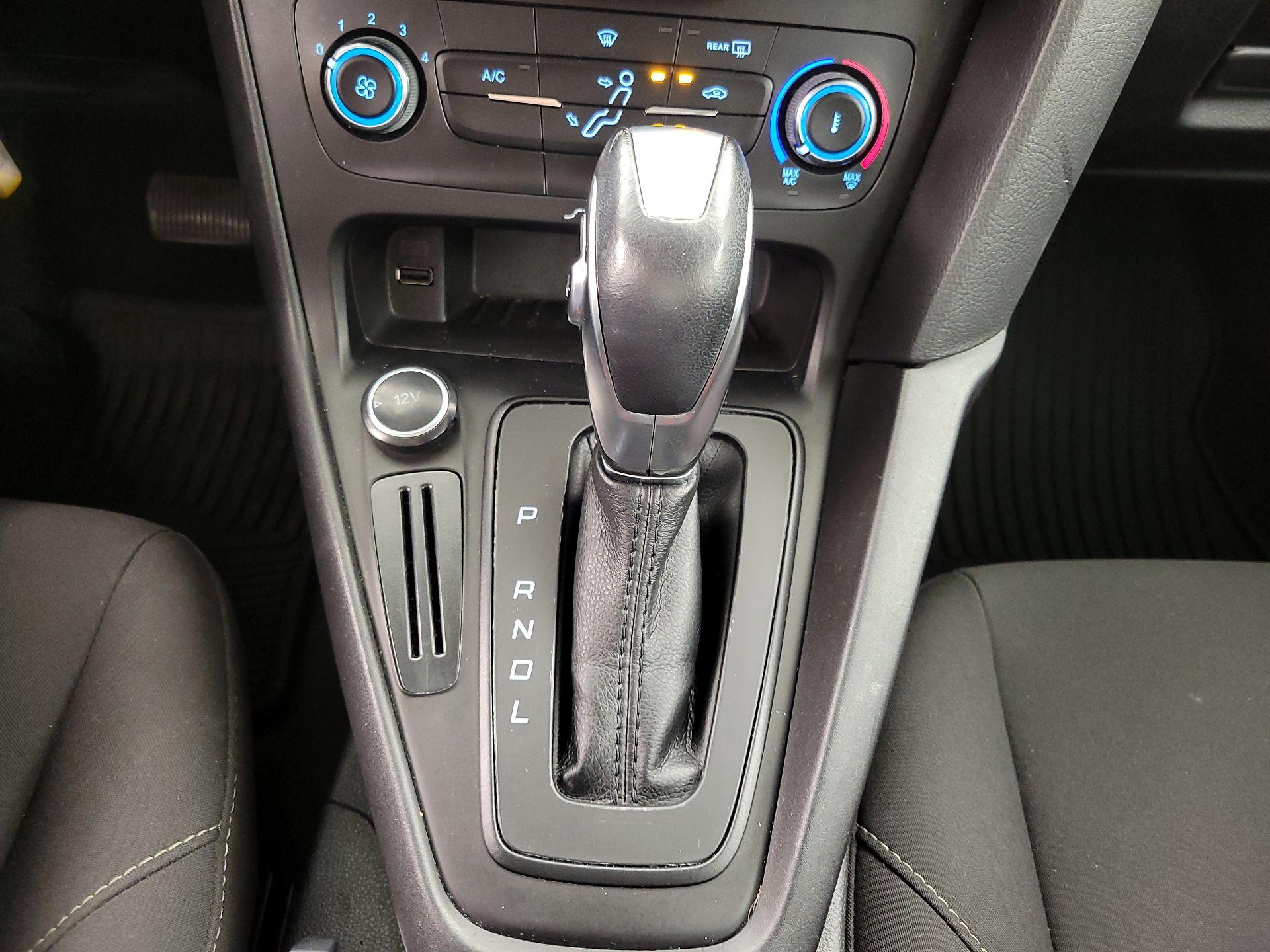 Thumbnail: 2016 Ford Focus - 17