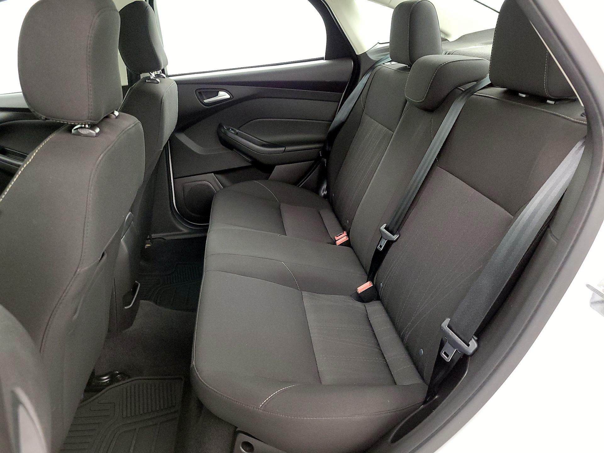 Thumbnail: 2016 Ford Focus - 19