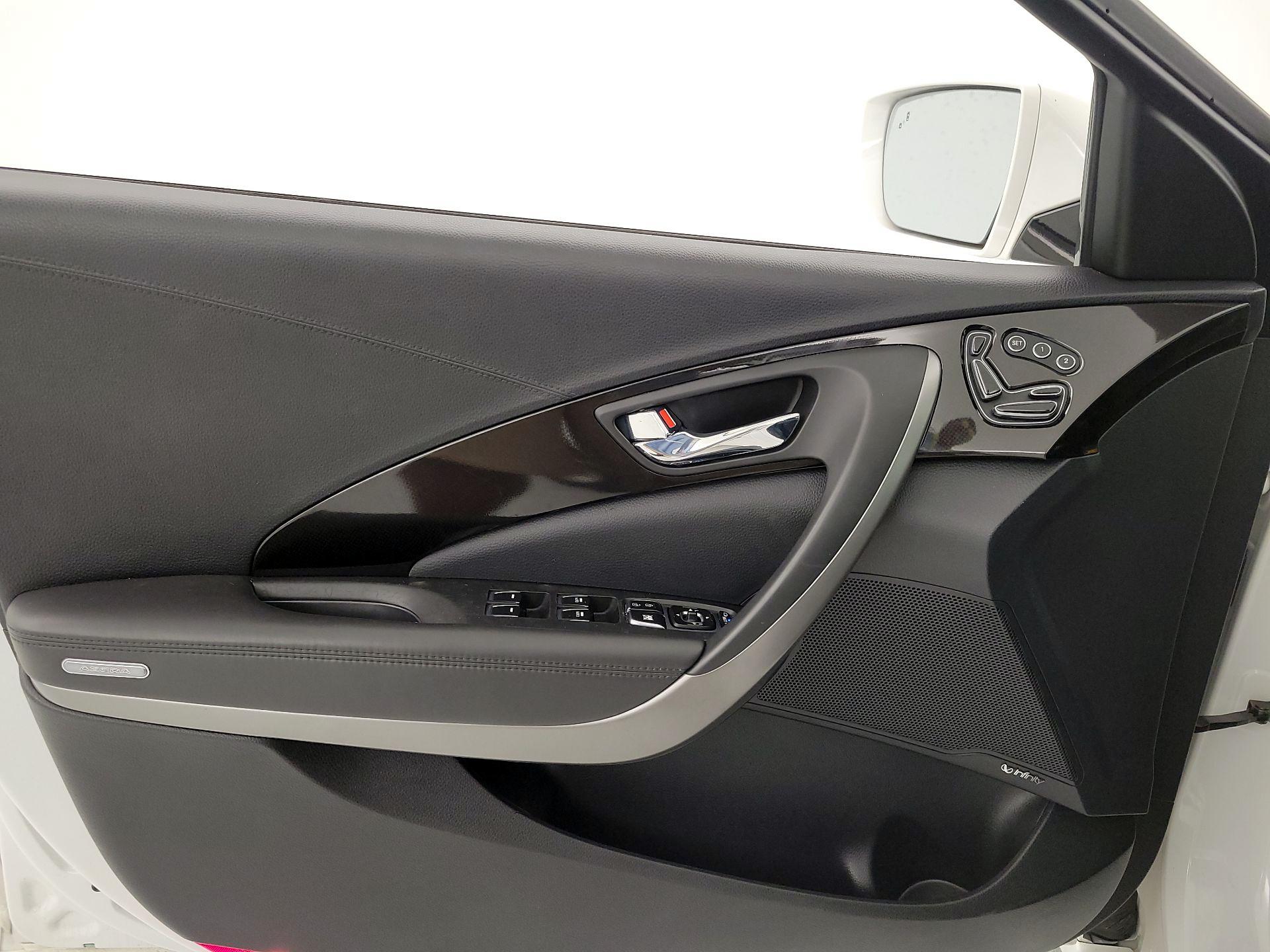 Thumbnail: 2015 Hyundai Azera - 12