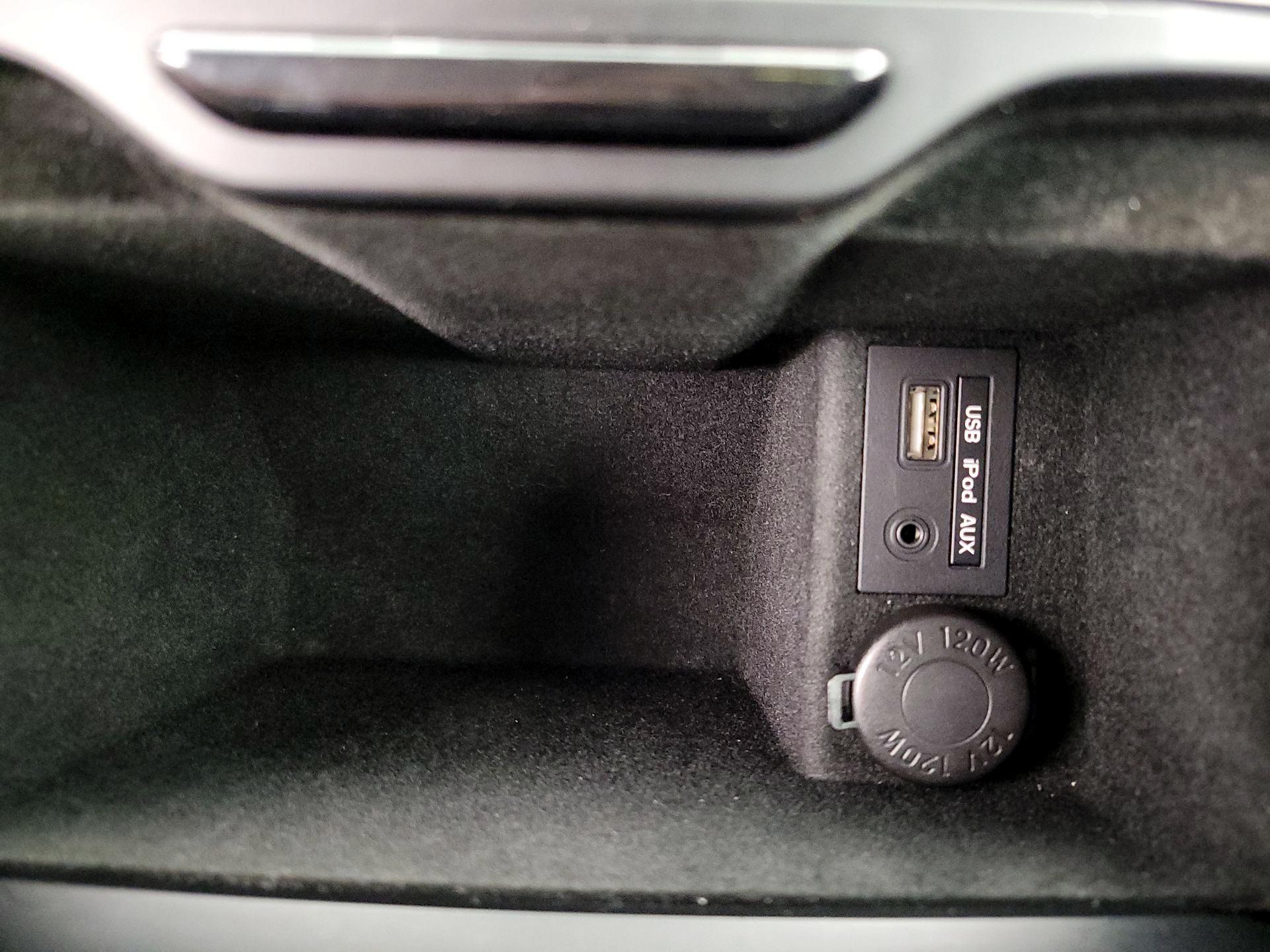 Thumbnail: 2015 Hyundai Azera - 19