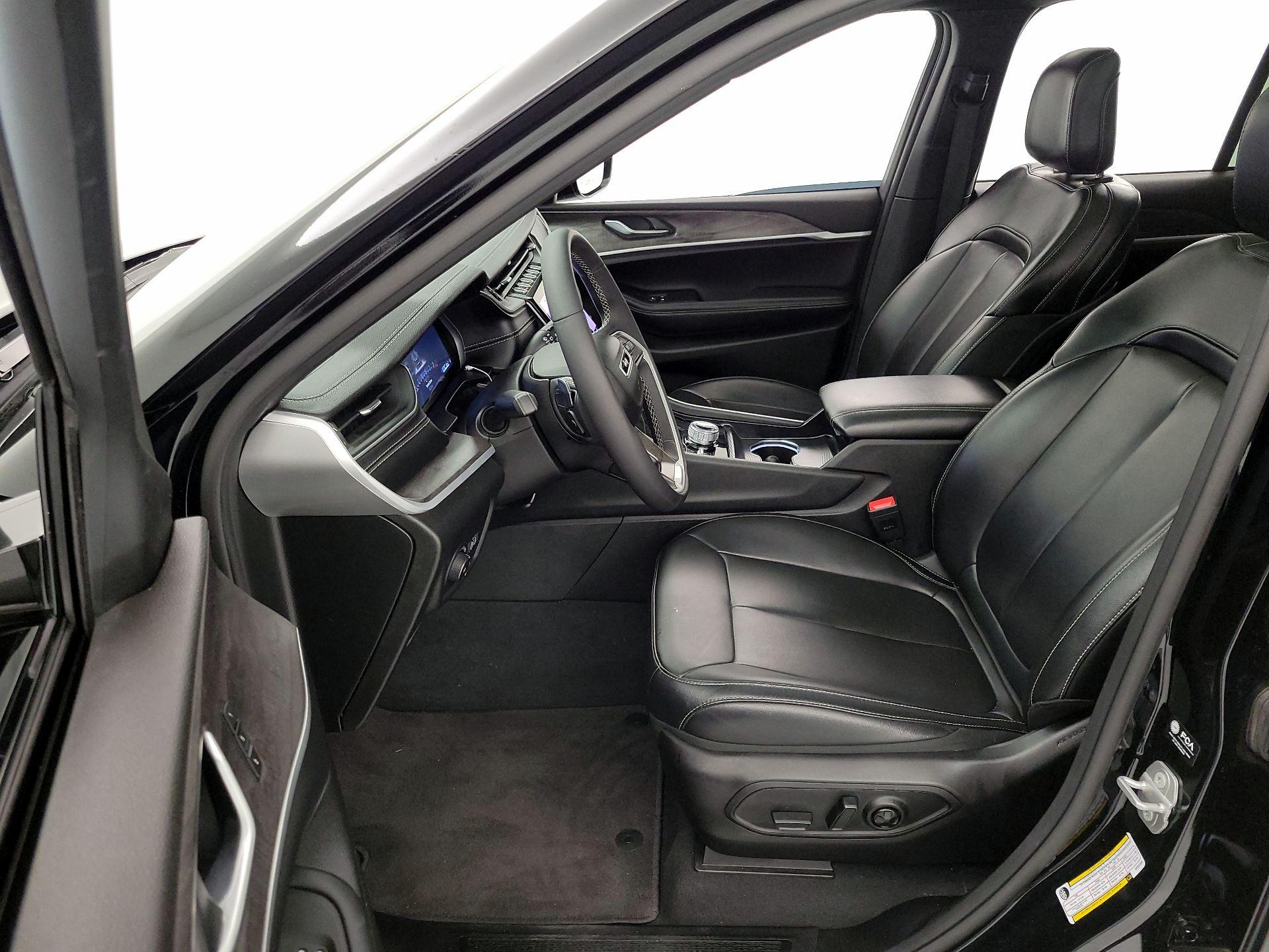 Thumbnail: 2025 Jeep Grand Cherokee - 11