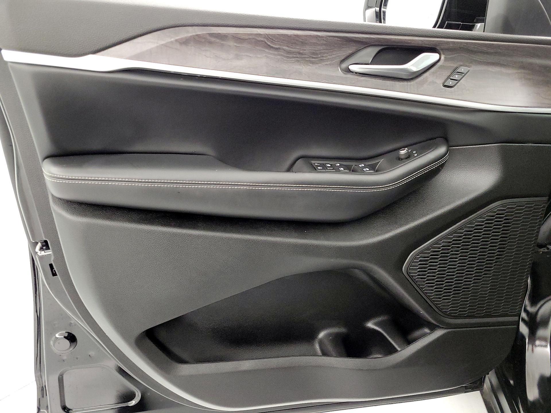 Thumbnail: 2025 Jeep Grand Cherokee - 12