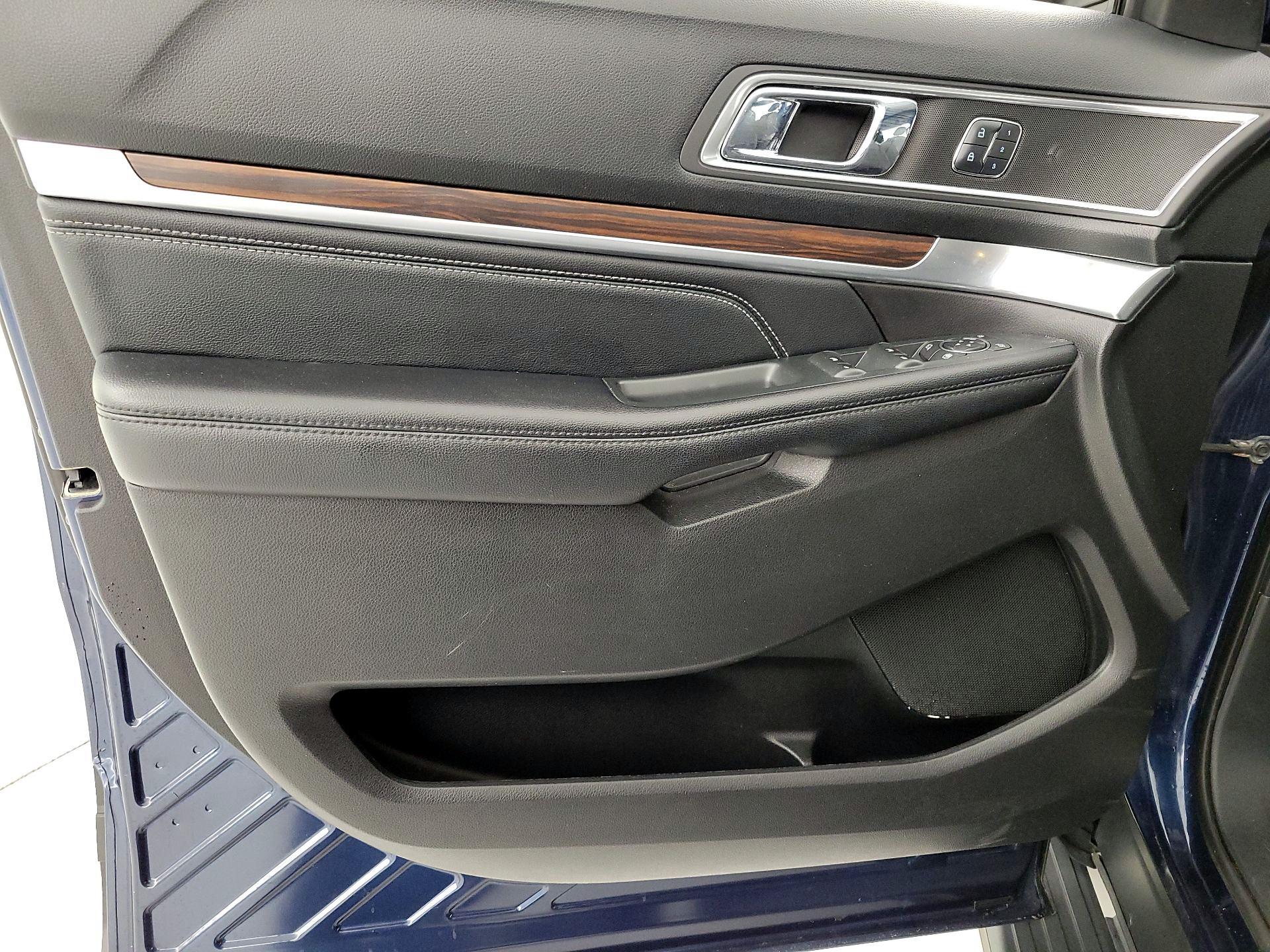 Thumbnail: 2017 Ford Explorer - 12