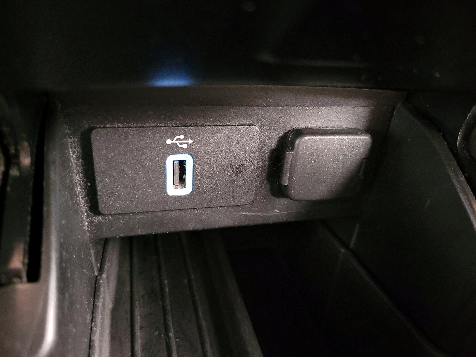 Thumbnail: 2017 Ford Explorer - 19