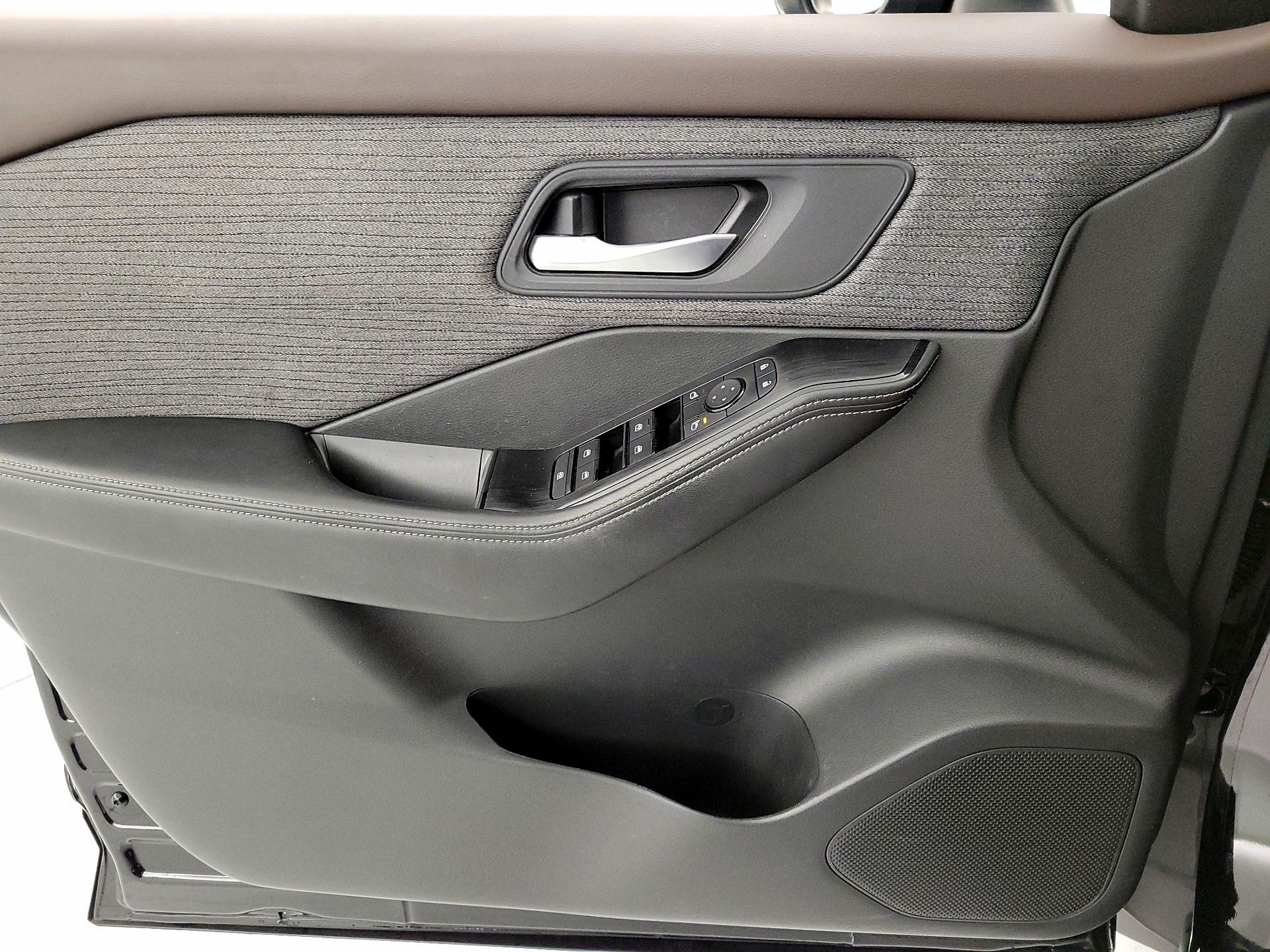 Thumbnail: 2022 Nissan Rogue - 12